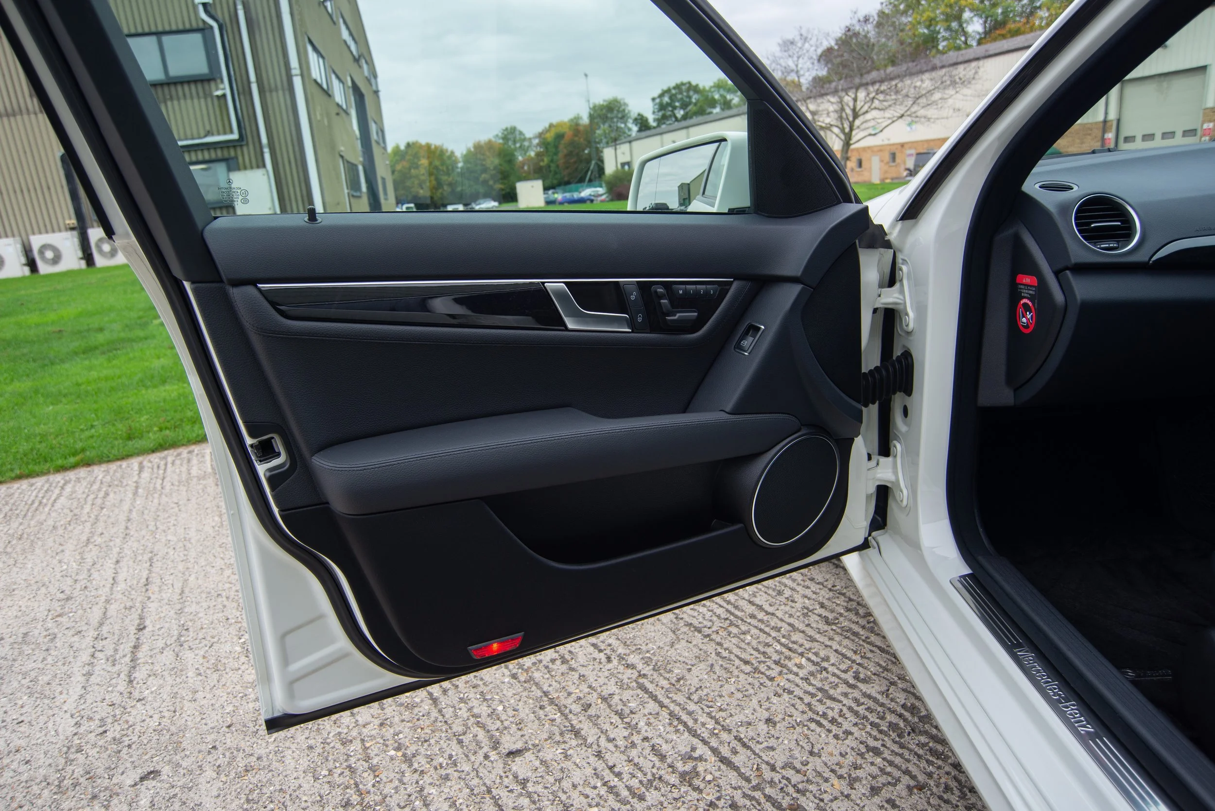 Mercedes C350 Estate-10.jpg