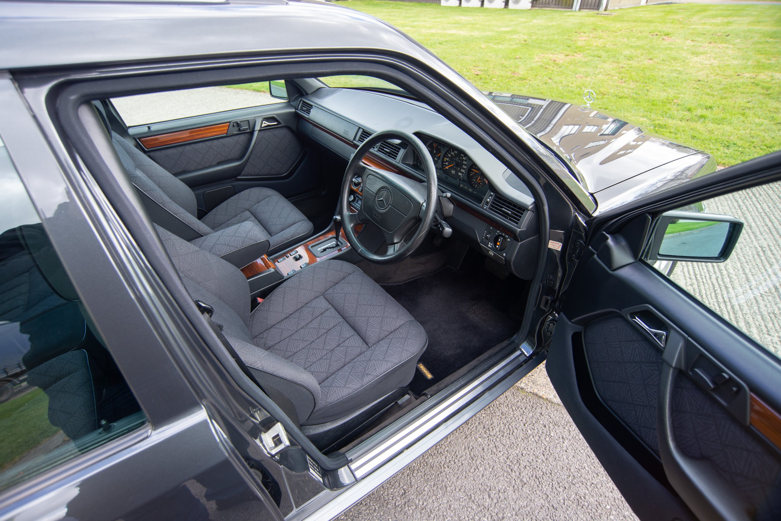 Mercedes E280 Estate-6.jpg