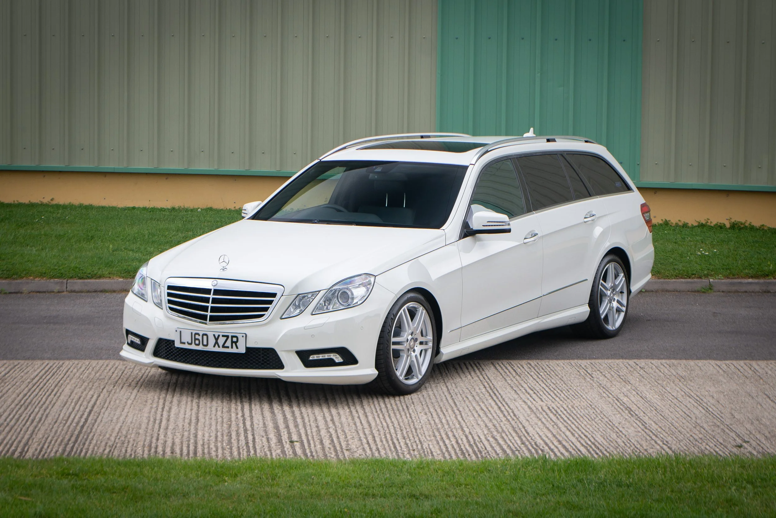 Mercedes E350 Estate-20.jpg