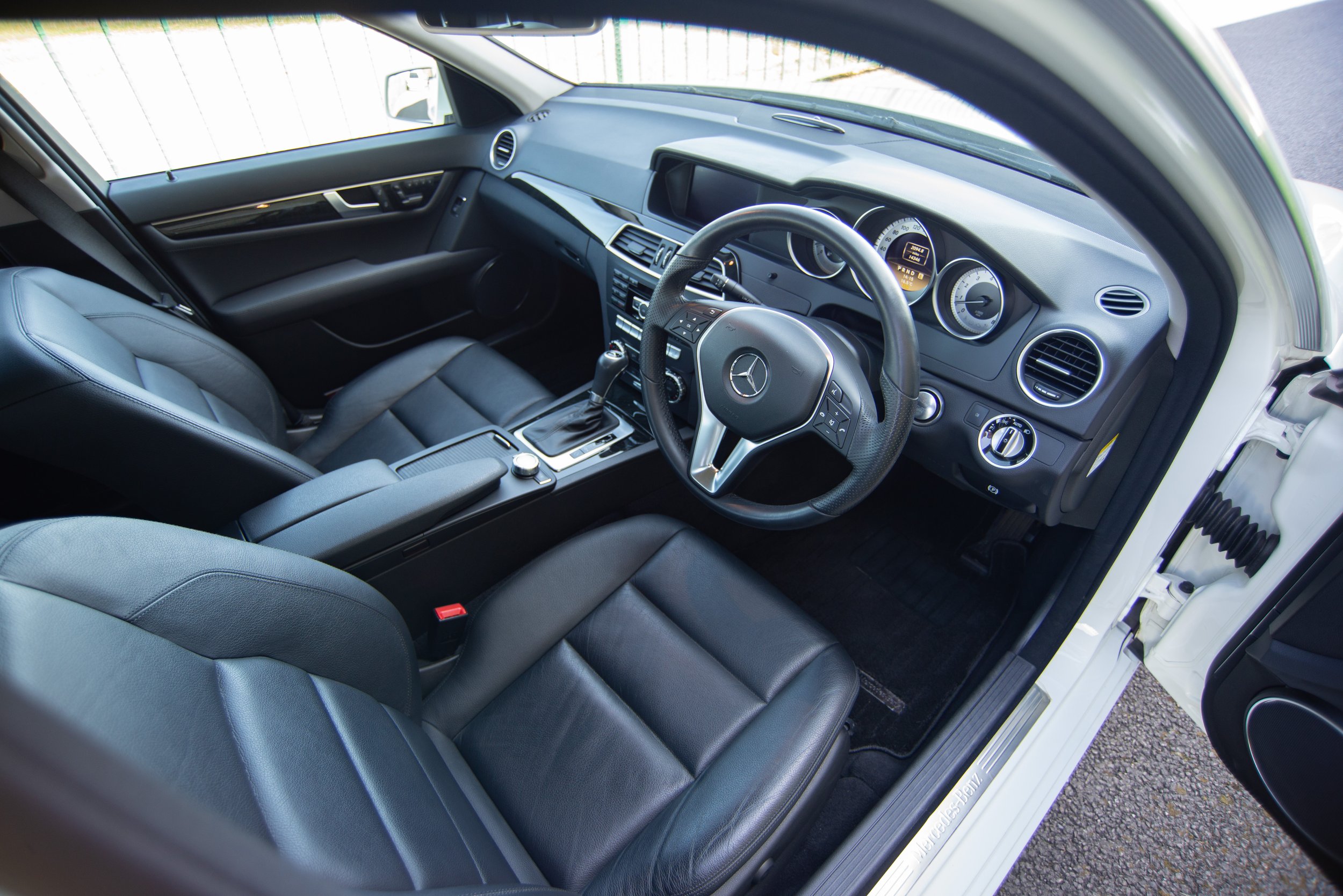 Mercedes C350 Estate-11.jpg