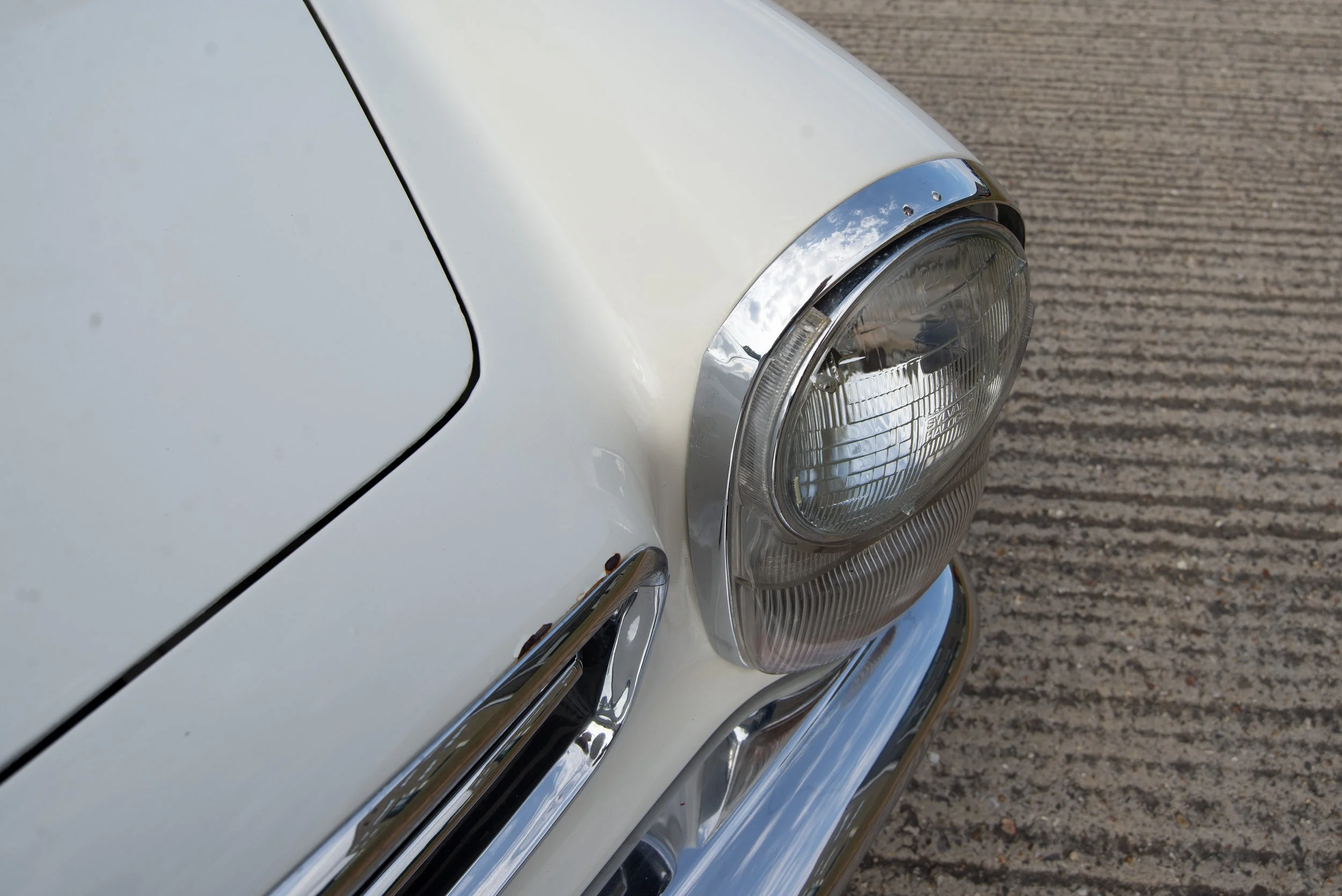 Mercedes 230SL-21.jpg