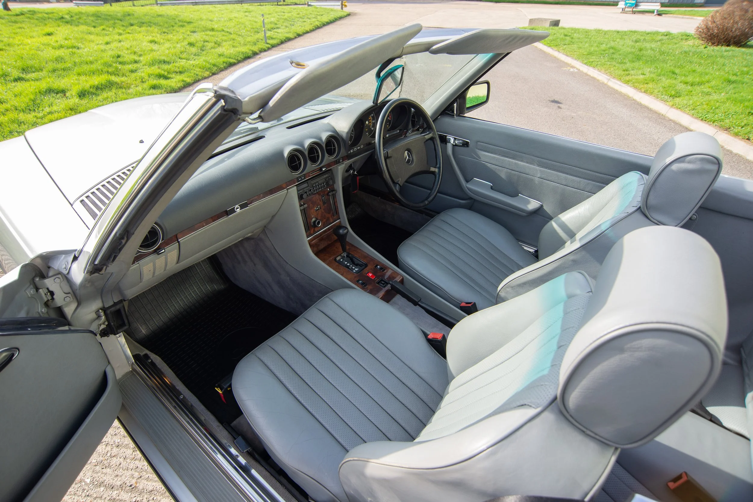 Mercedes 420SL-7.jpg