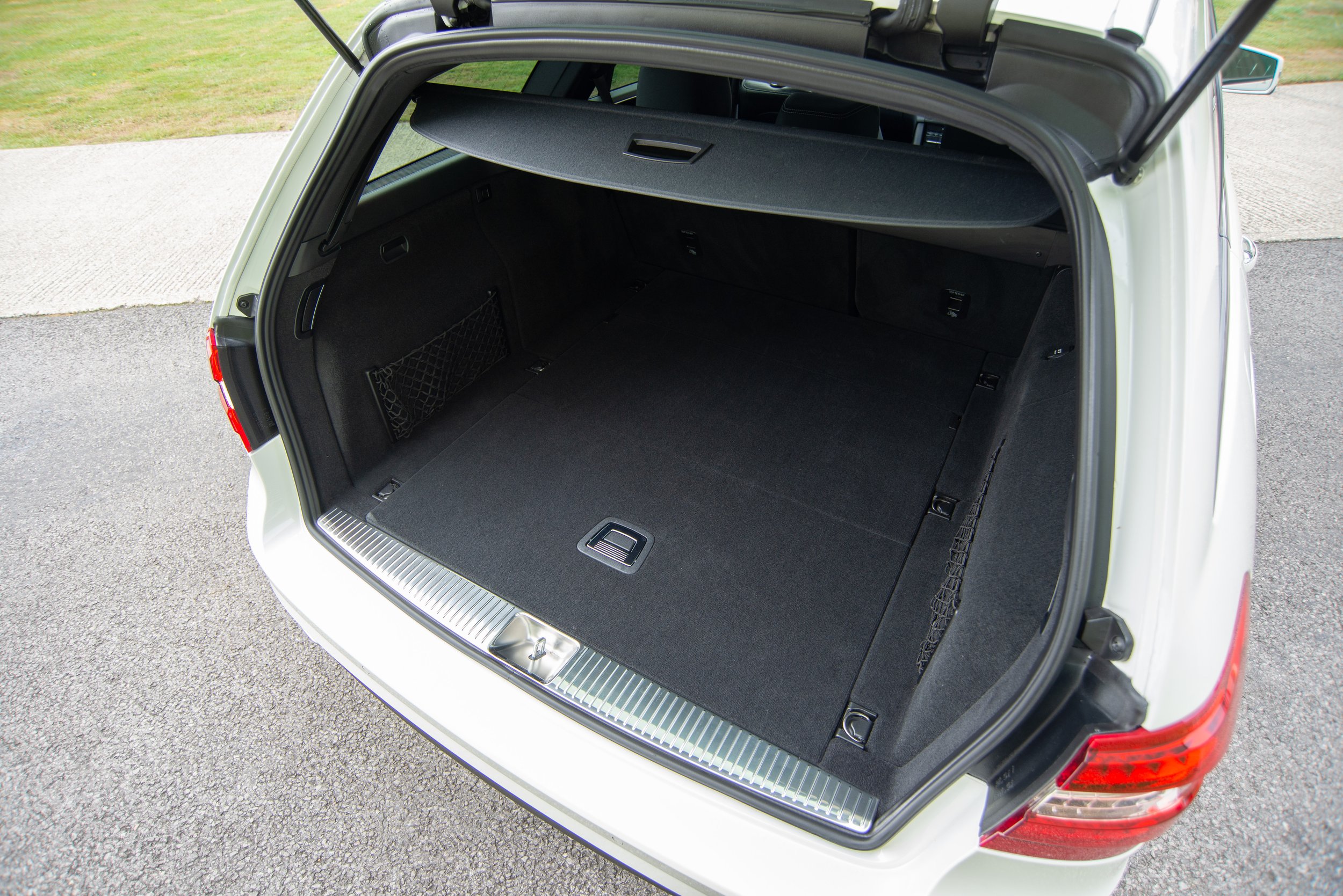 Mercedes E350 Estate.jpg