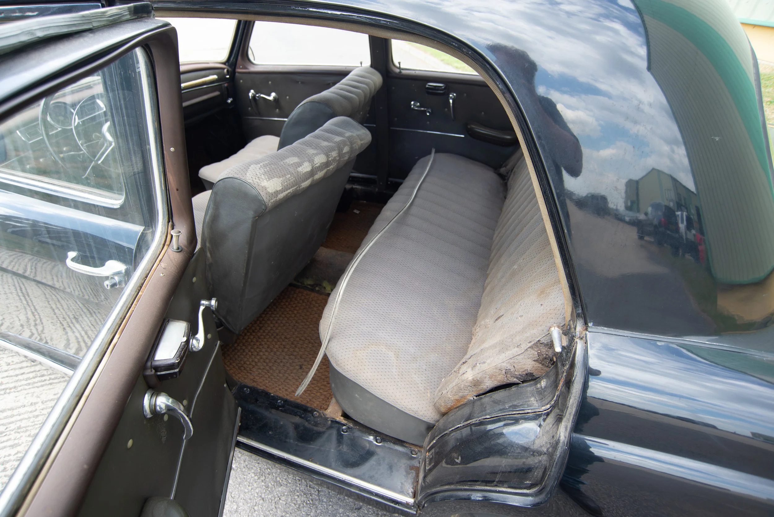 Mercedes 180-9.jpg