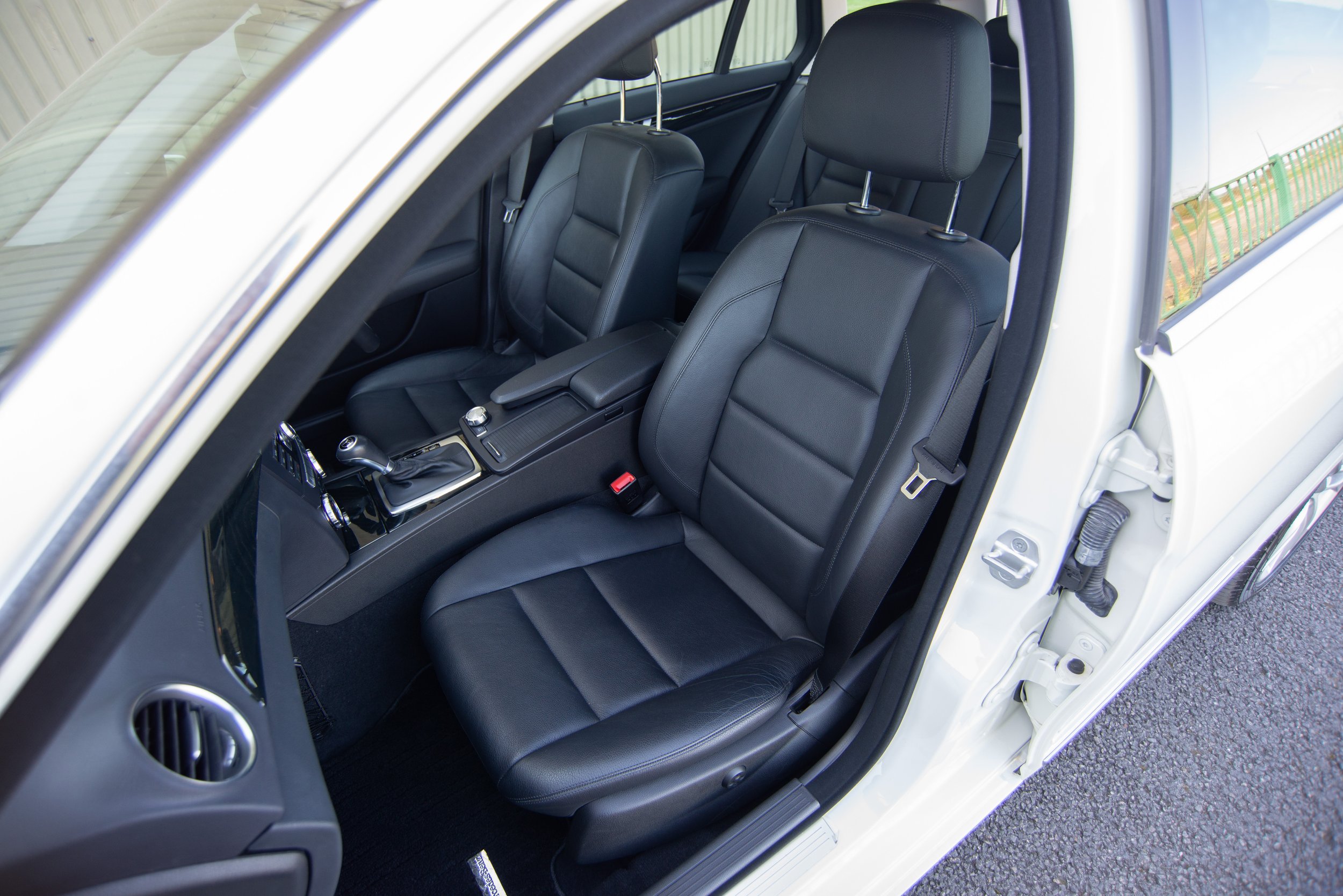 Mercedes C350 Estate-21.jpg