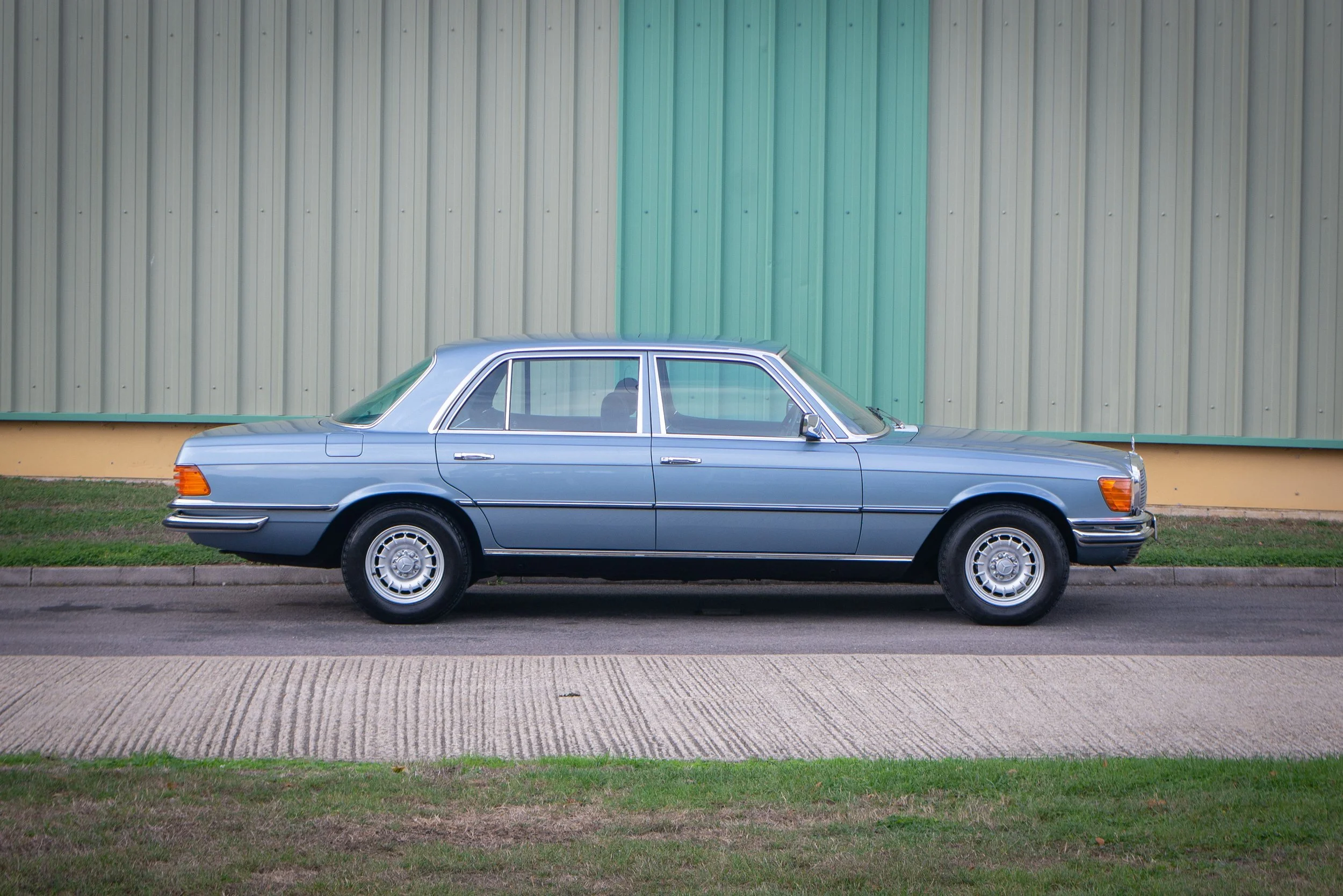 Mercedes 450SEL-28.jpg