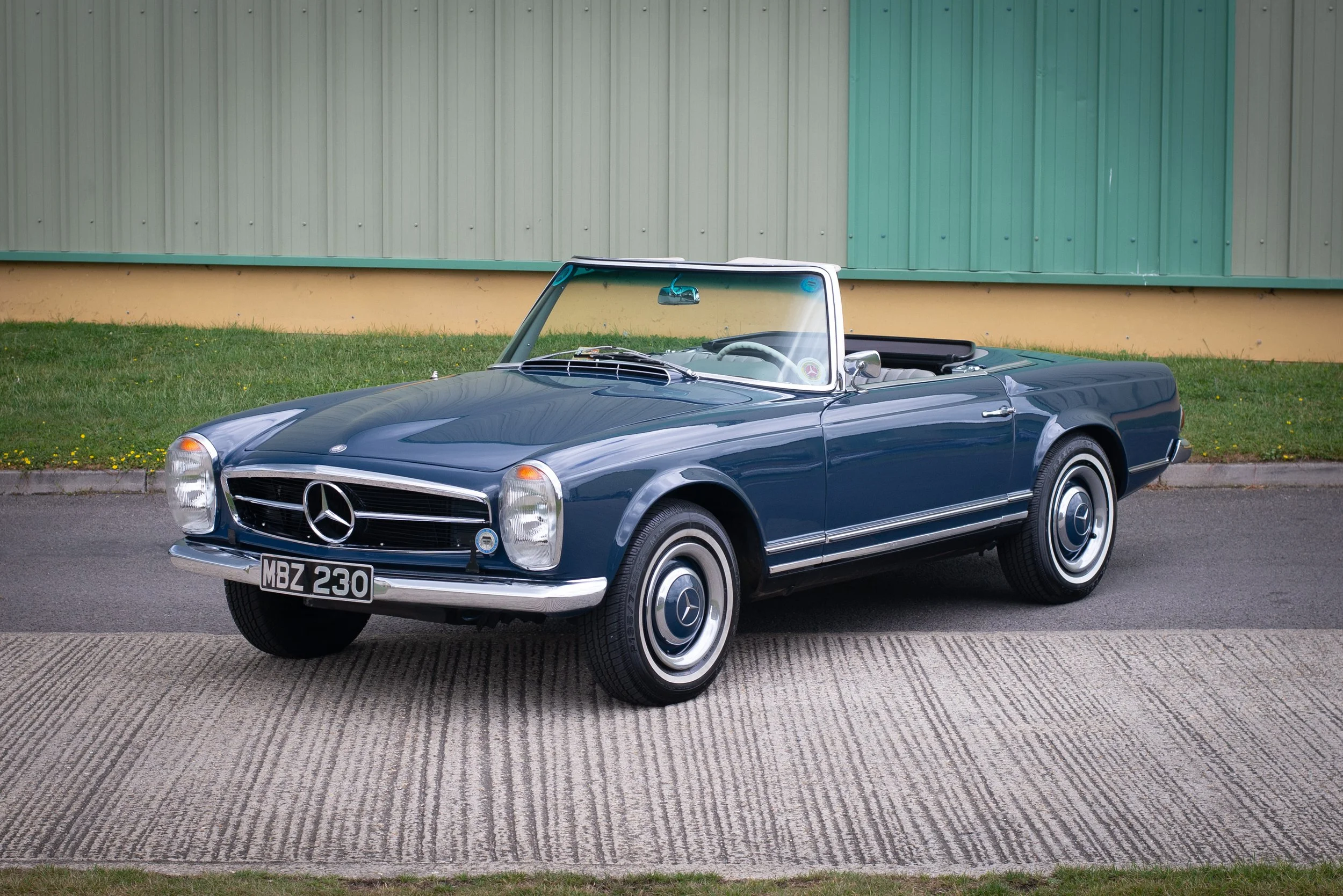 Mercedes 230SL-26.jpg