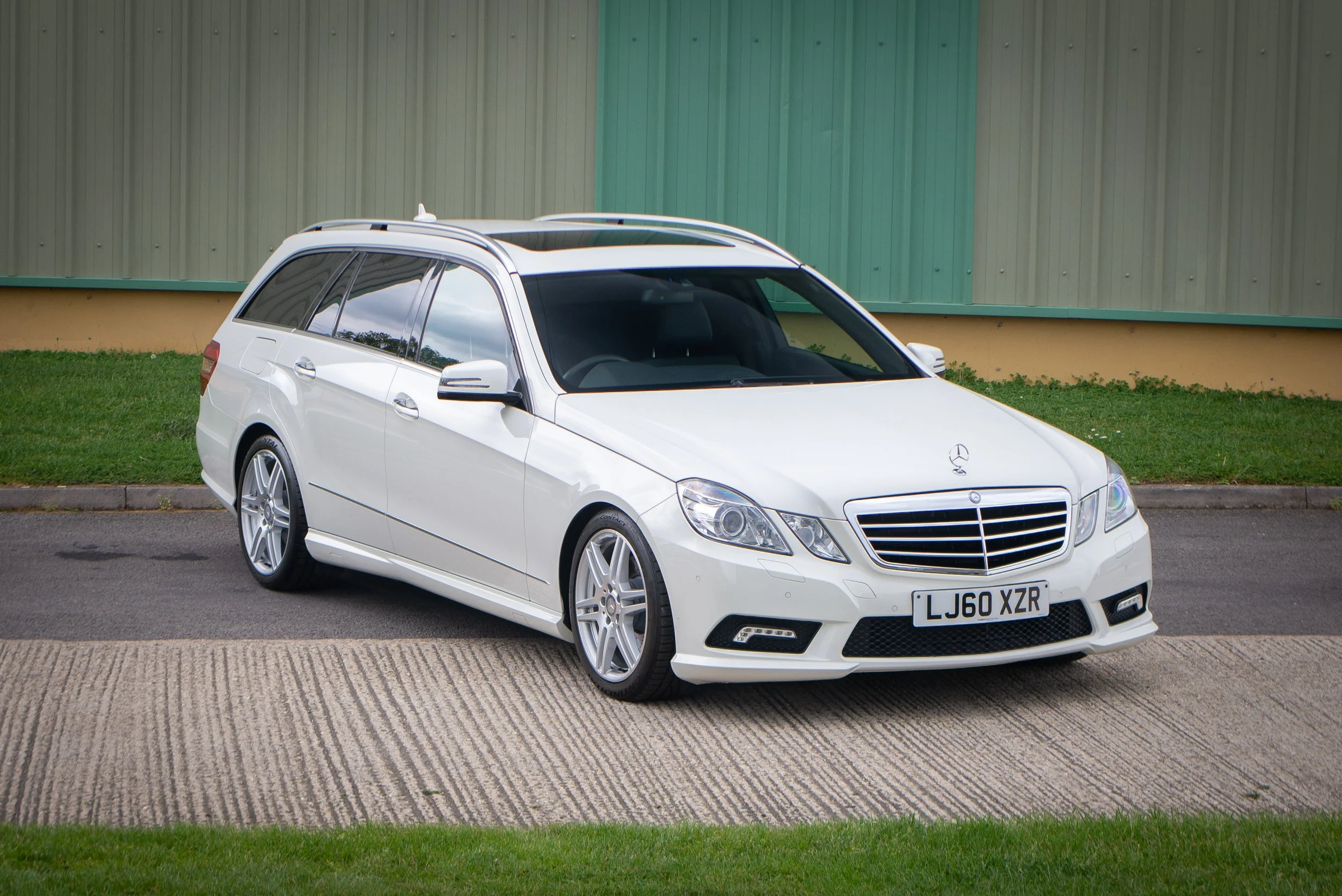 Mercedes E350 Estate-22.jpg
