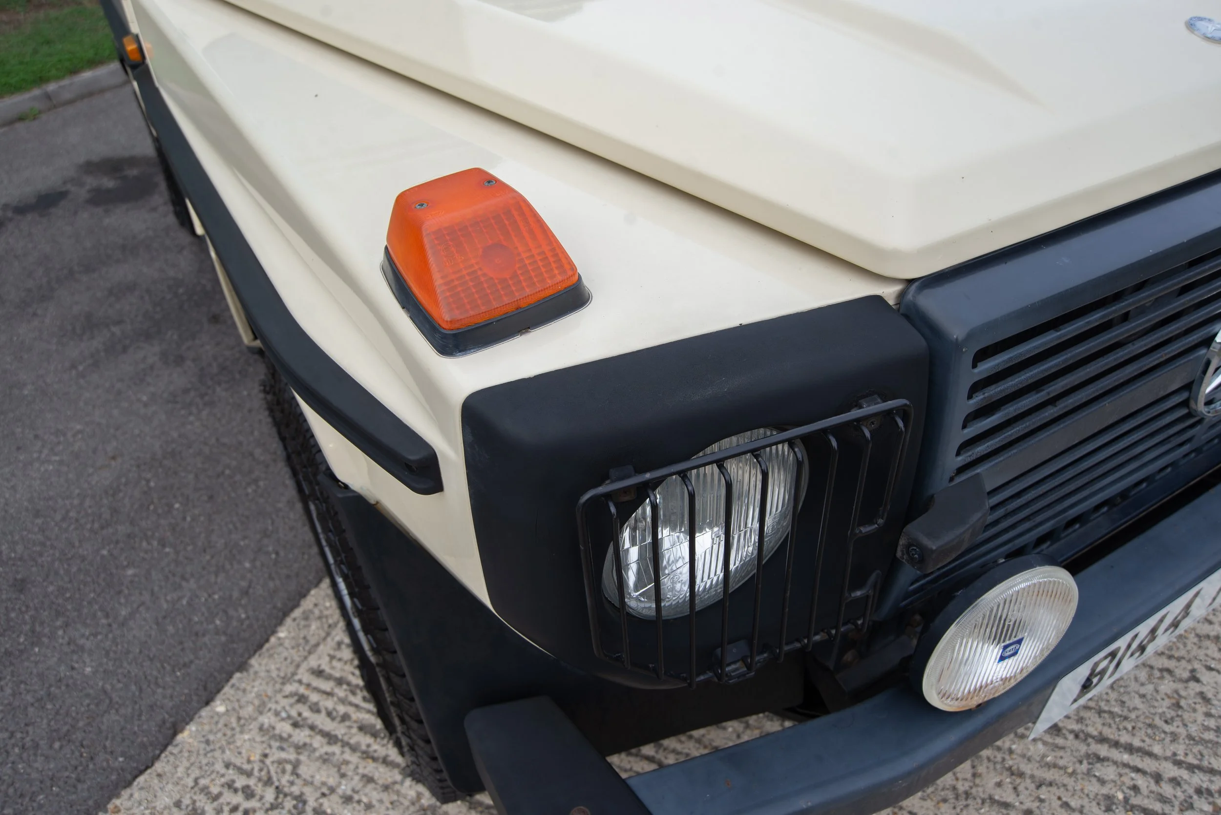Mercedes 230GE-17.jpg