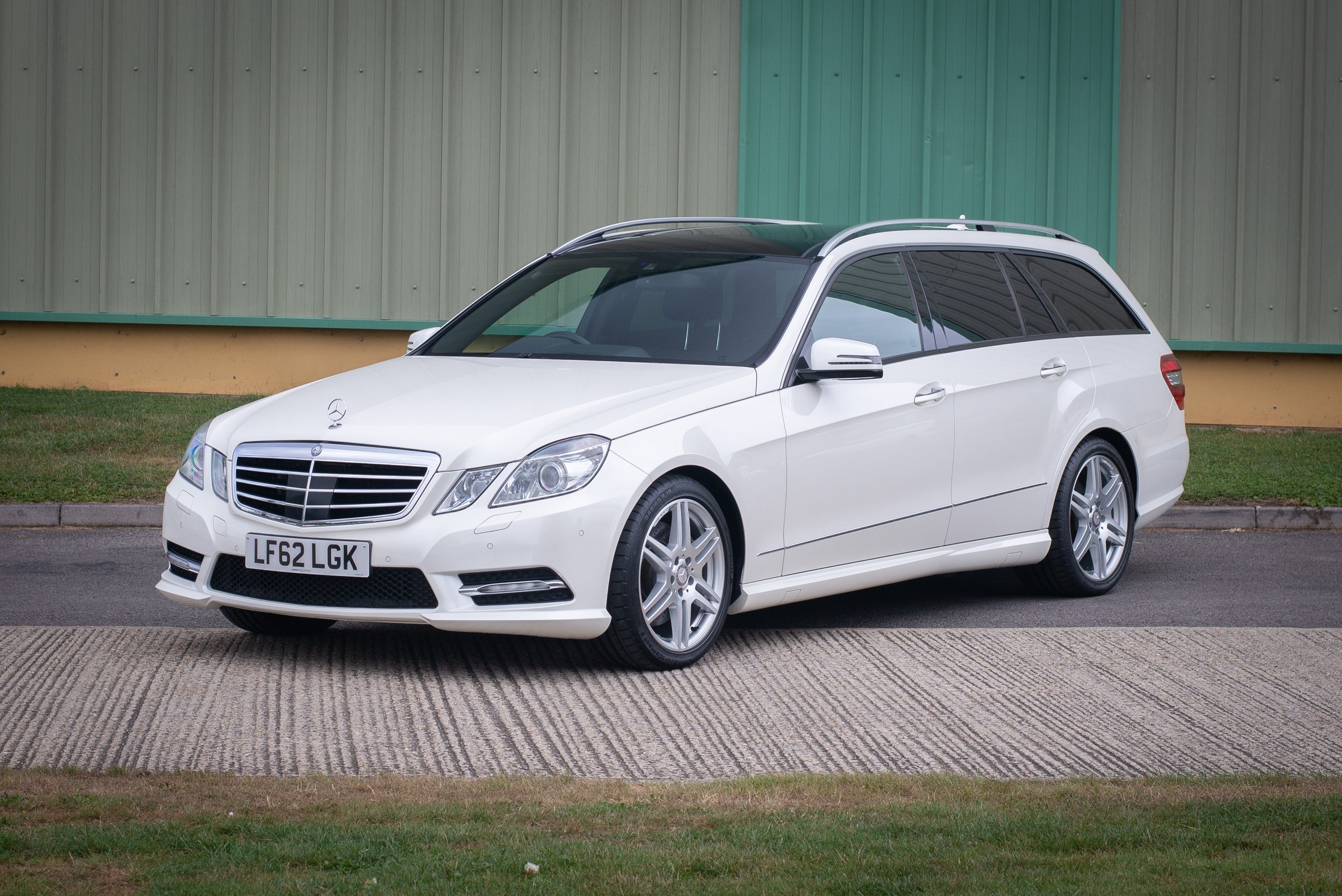 Mercedes E350 Estate-25.jpg