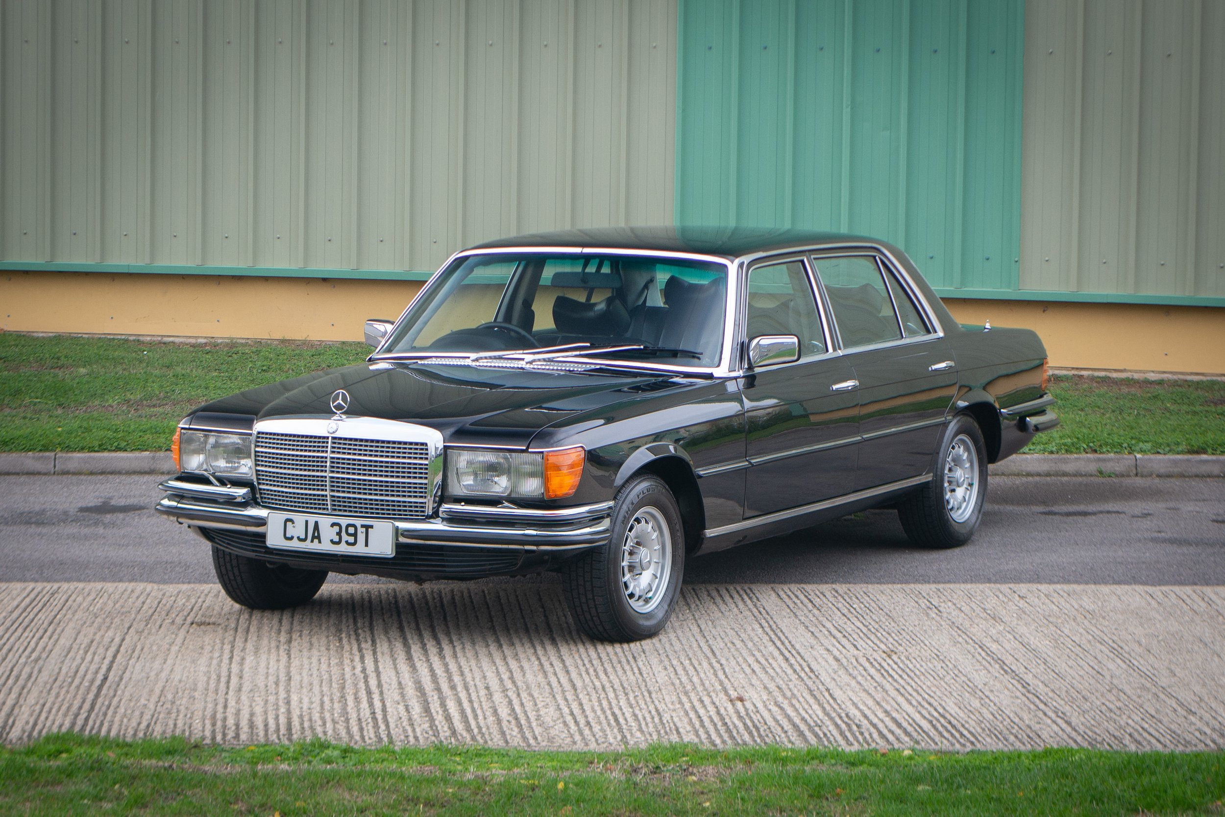 Mercedes 450SEL 6.9-24.jpg