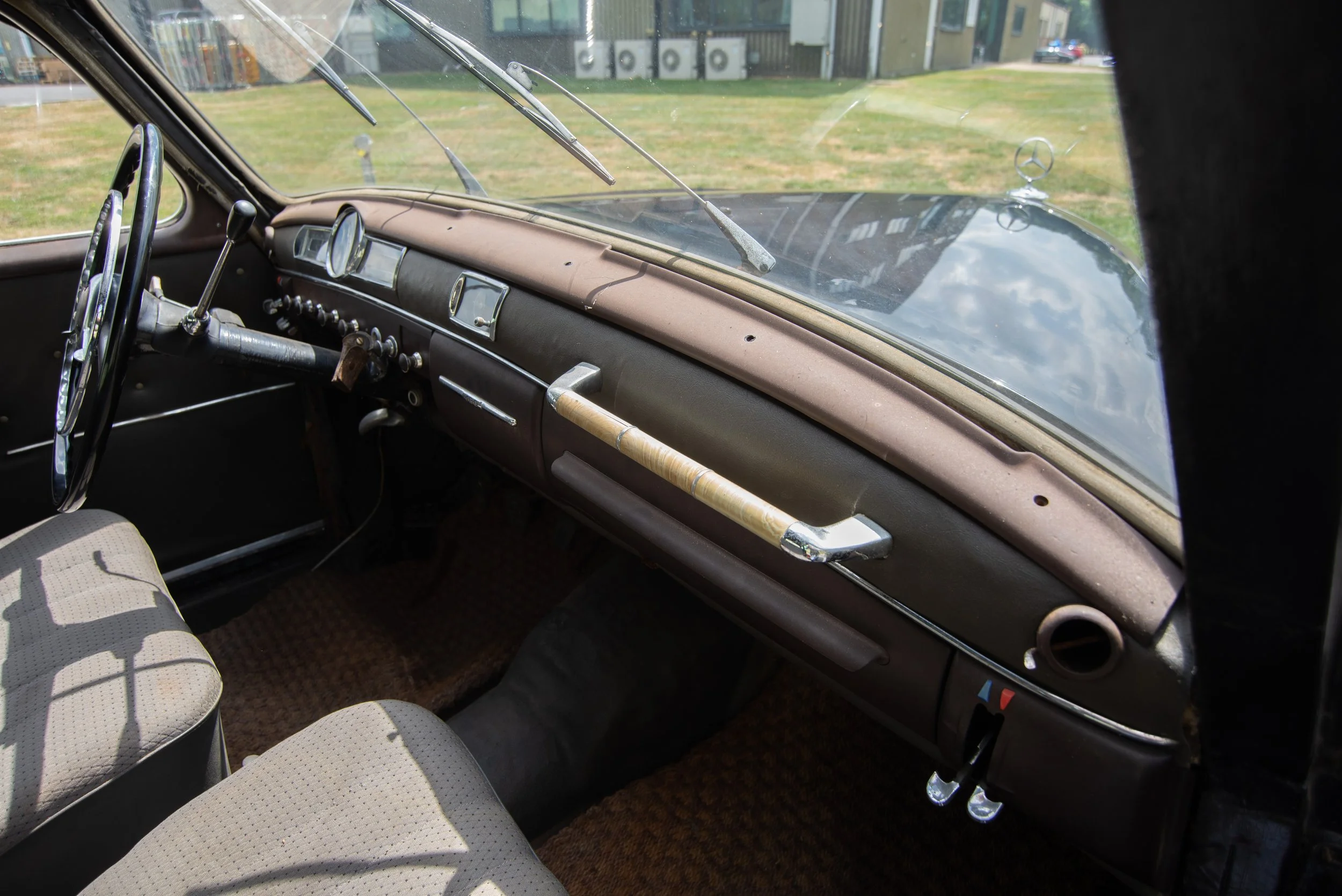 Mercedes 180-22.jpg