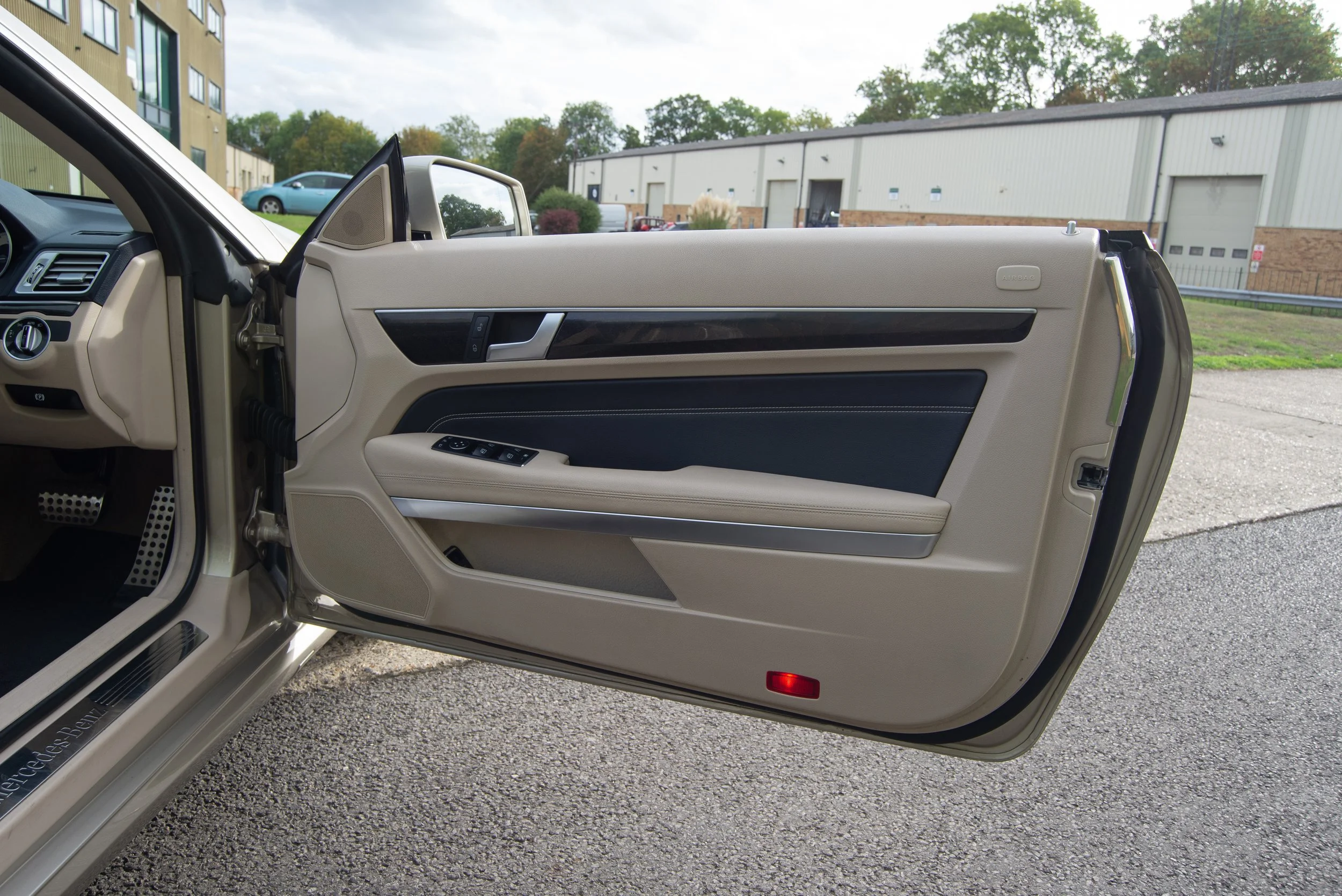 Mercedes E220D Cabriolet-5.jpg