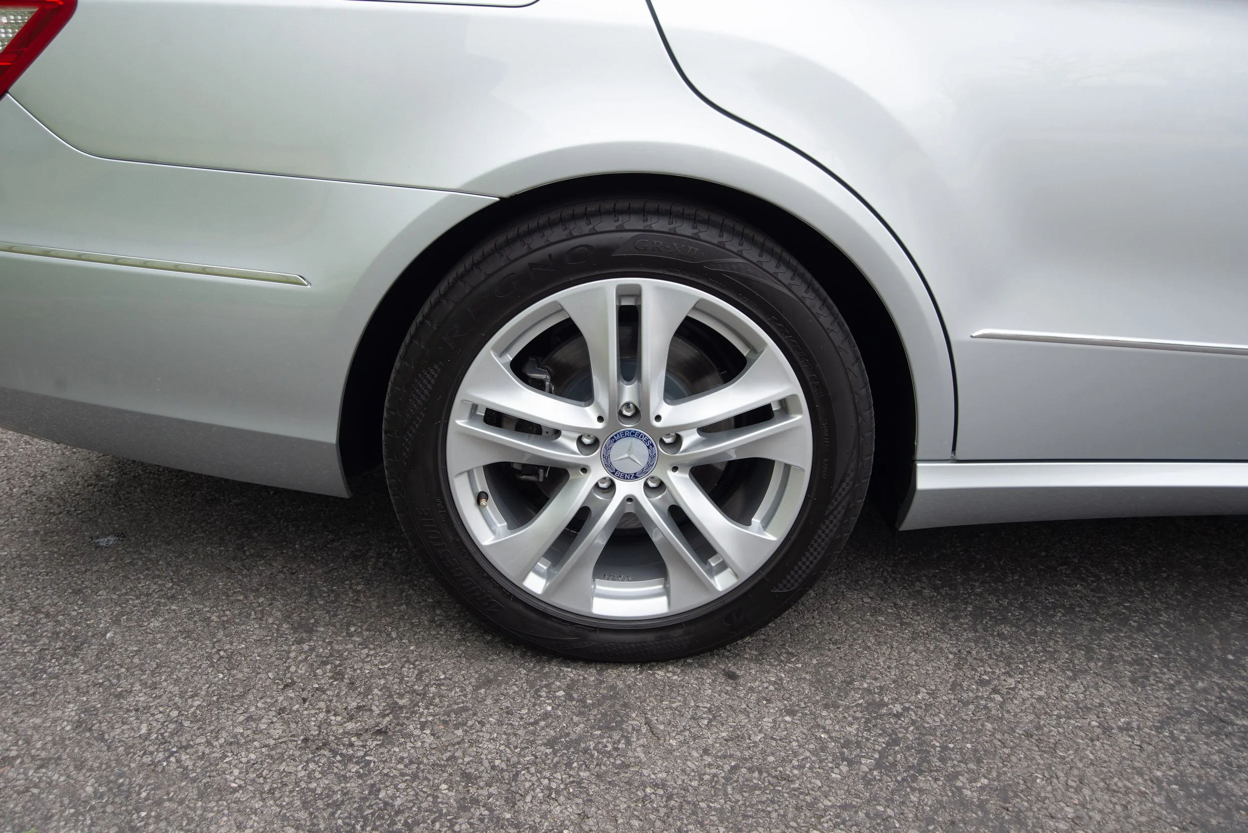 Mercedes E350 Estate 2-10.jpg