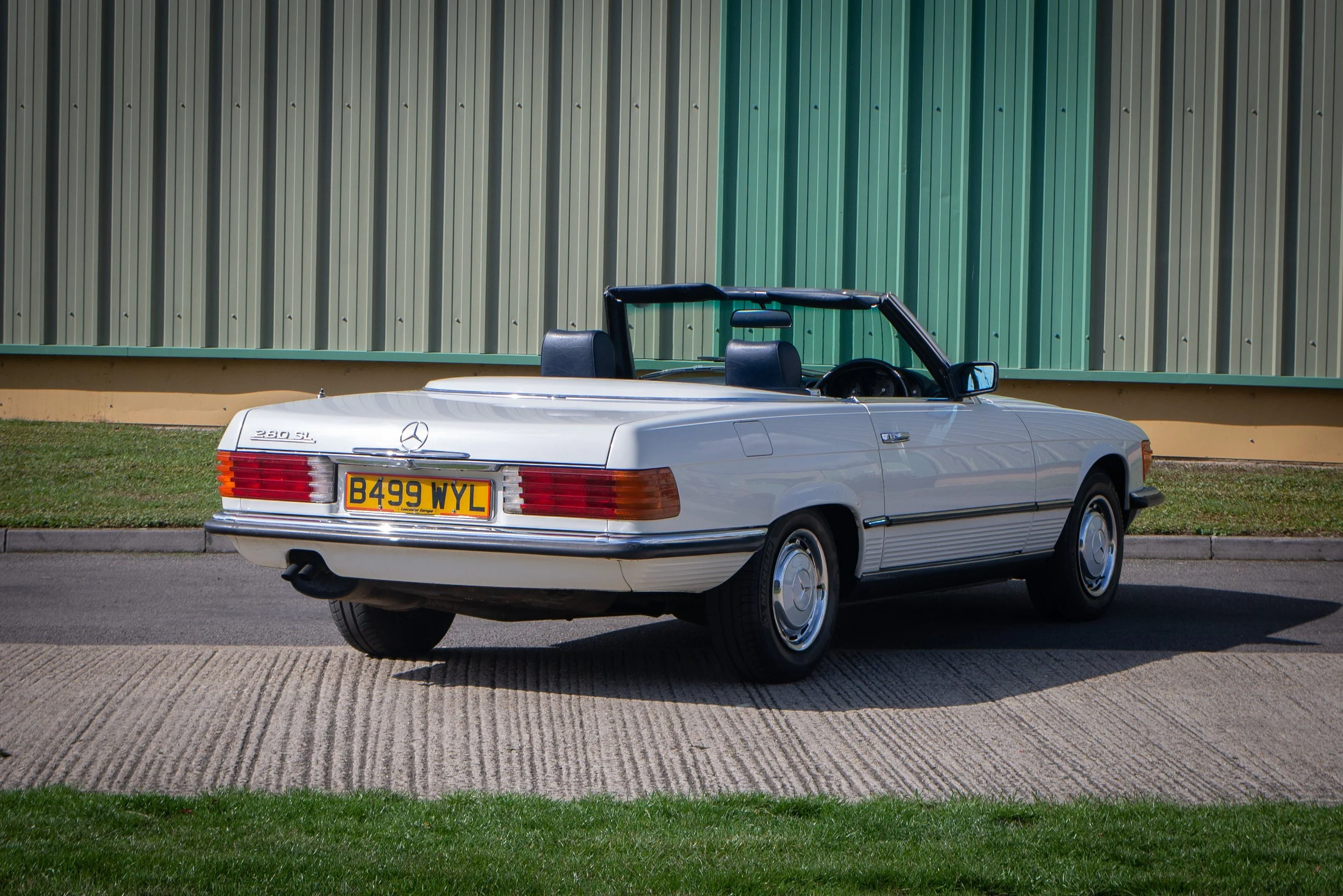 Mercedes 280SL-14.jpg