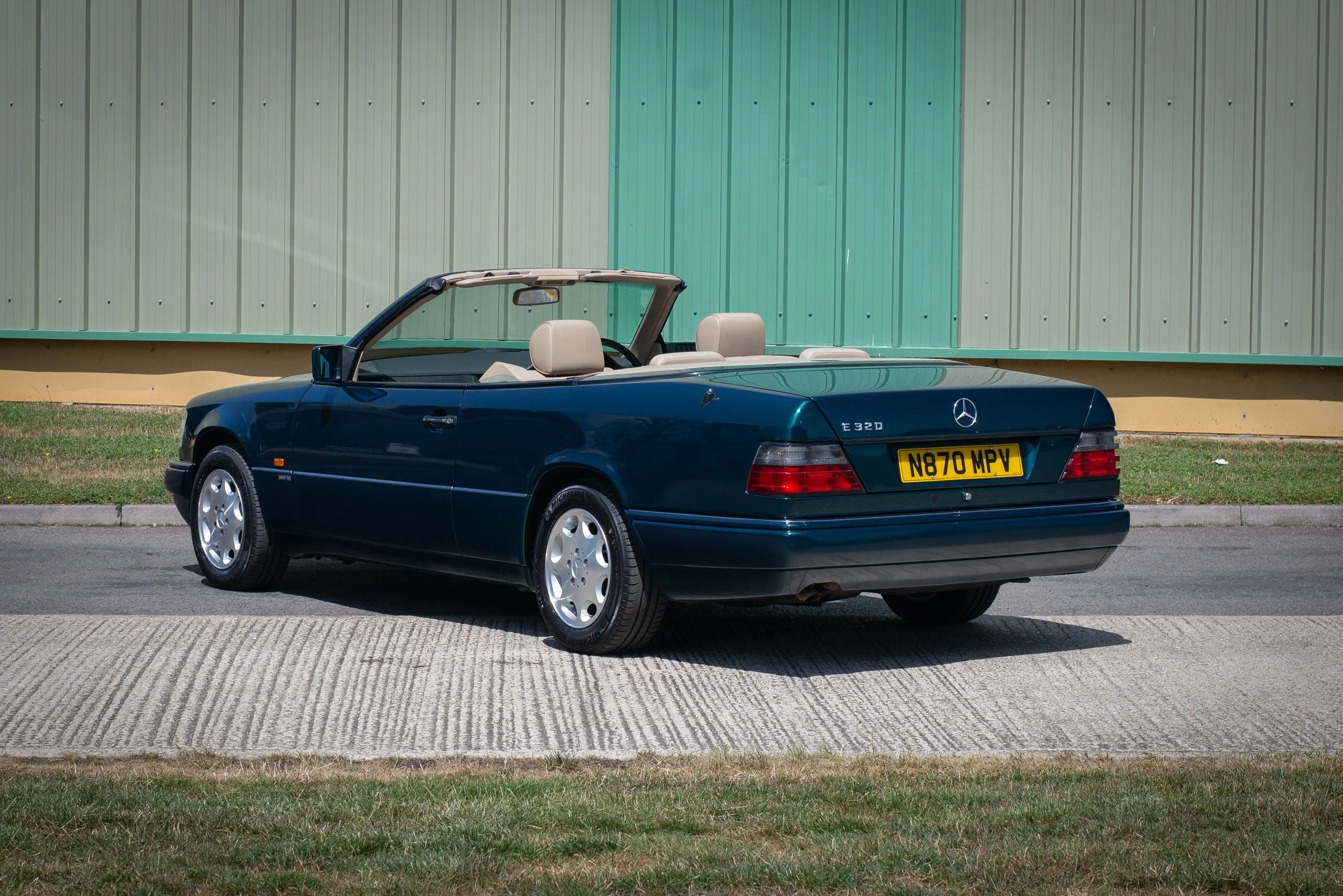 Mercedes E320 Cabriolet-11.jpg
