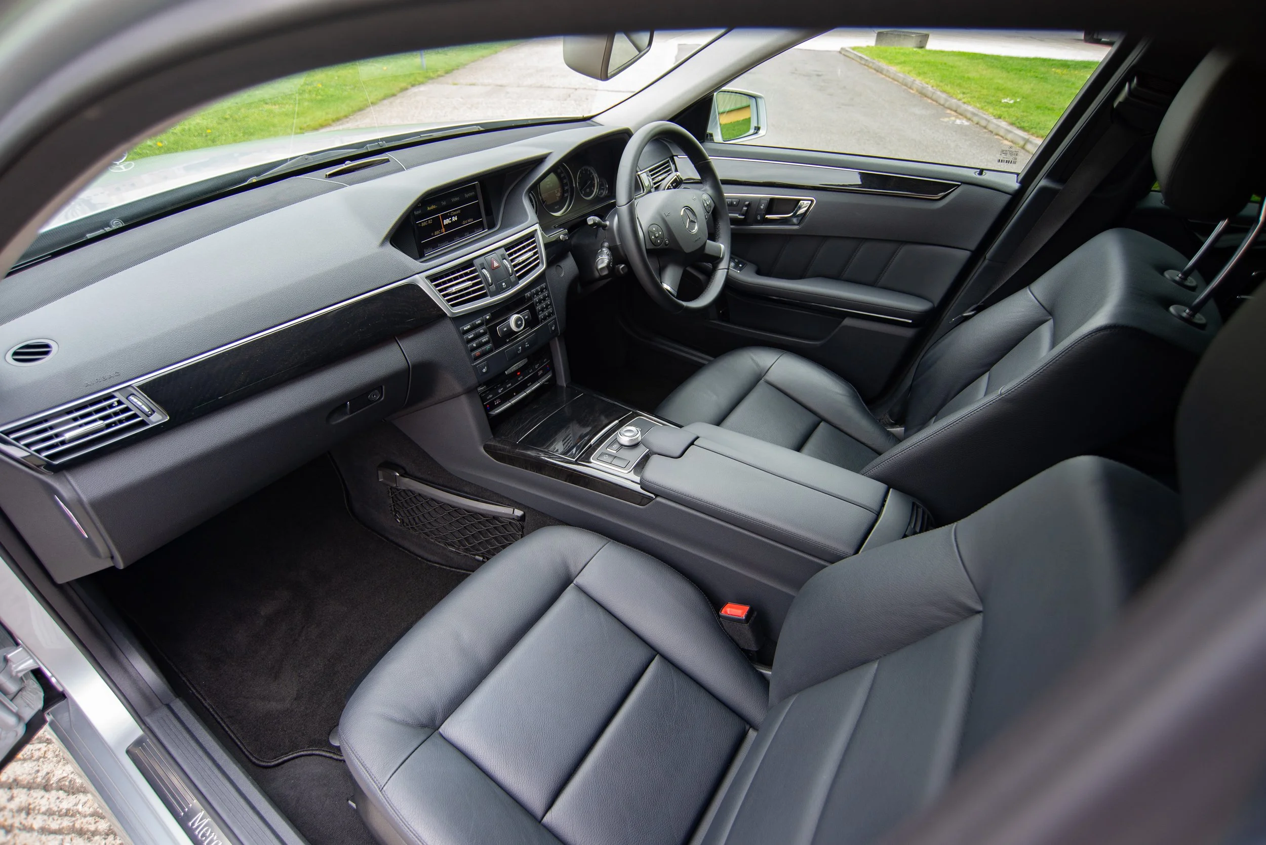 Mercedes E350 Estate 2-3.jpg
