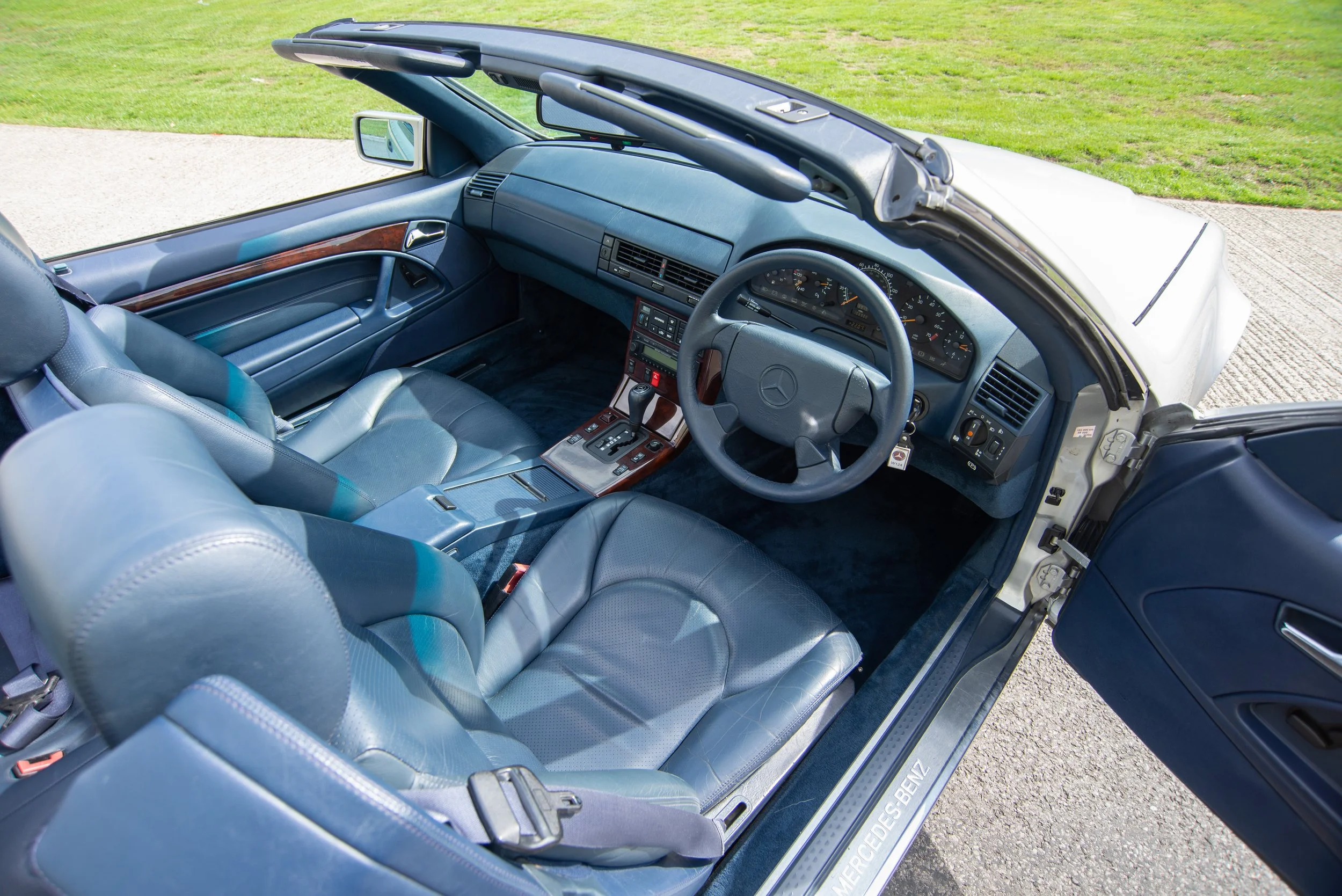 Mercedes SL280-8.jpg