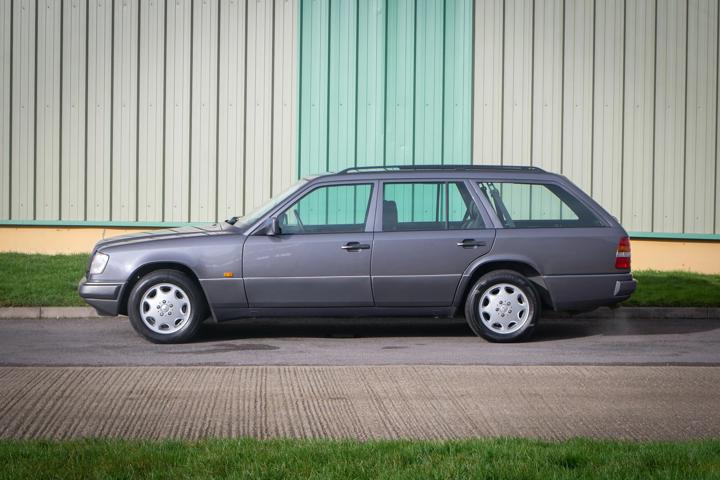 Mercedes E280-27.jpg