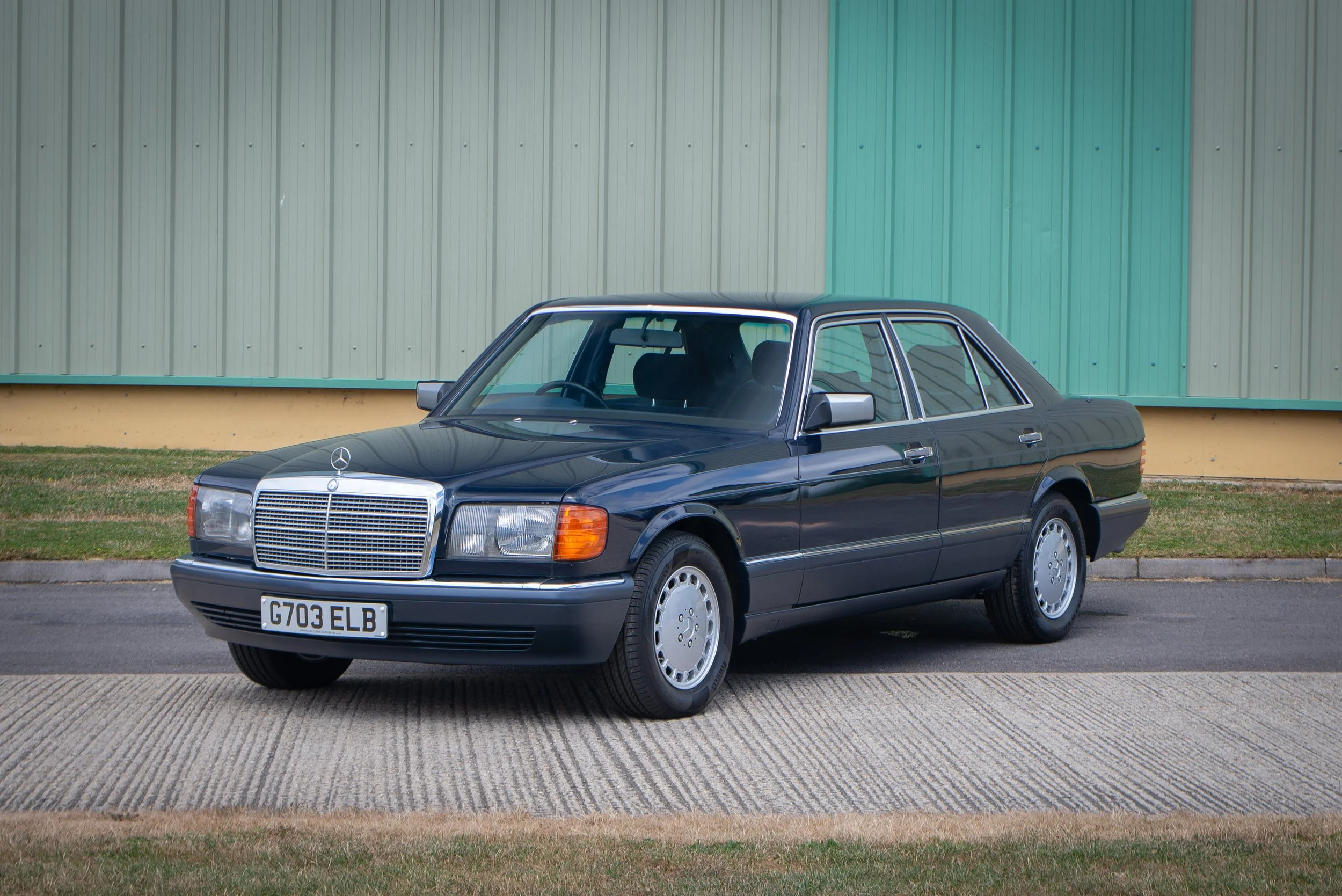 Mercedes 300SE-23.jpg