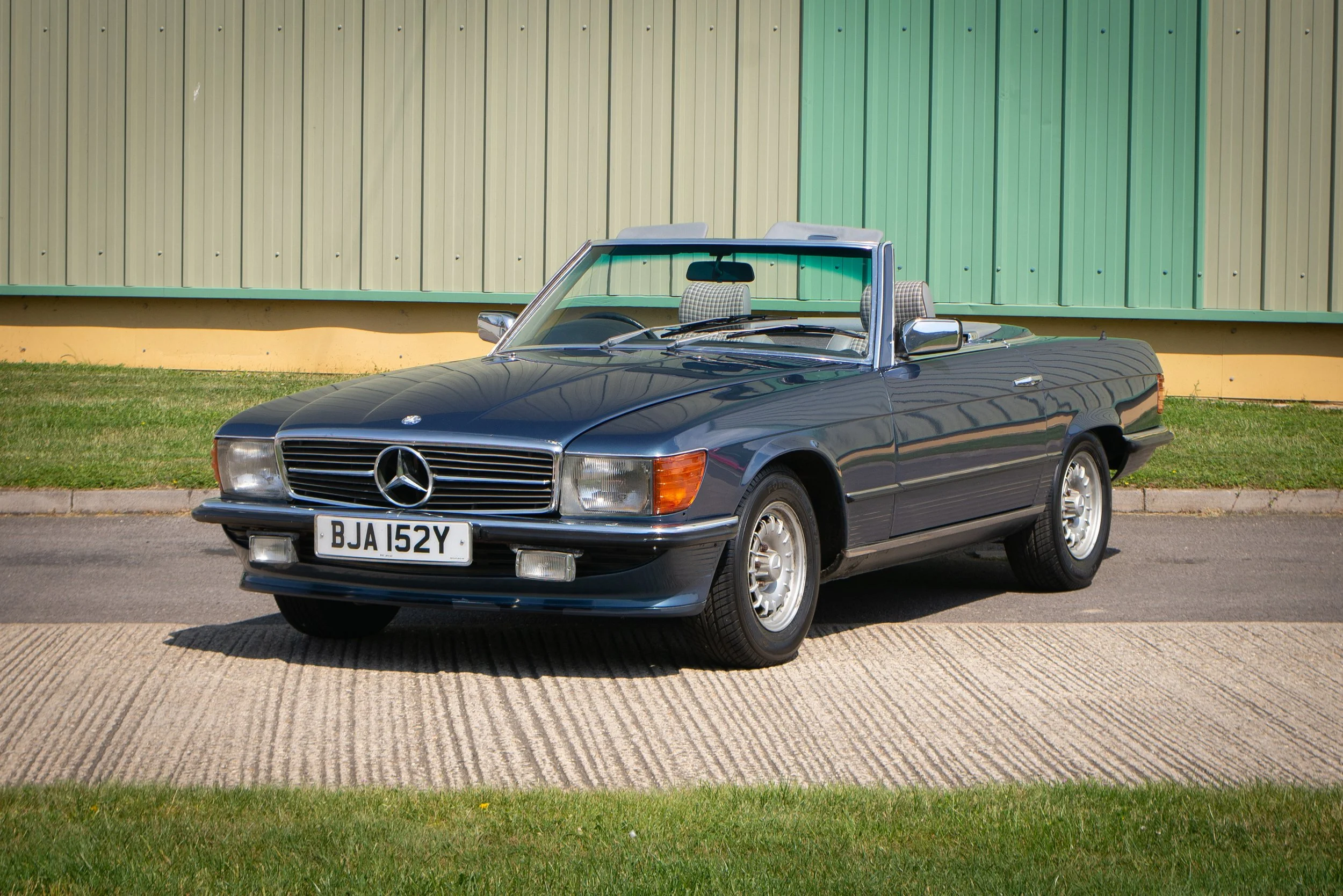 Mercedes 380SL-22.jpg