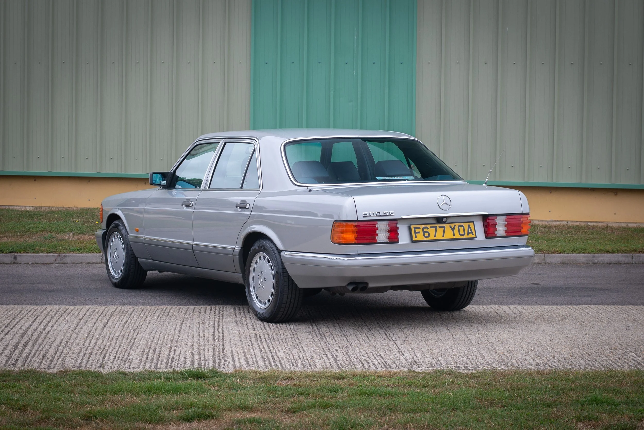 Mercedes 500SE-27.jpg