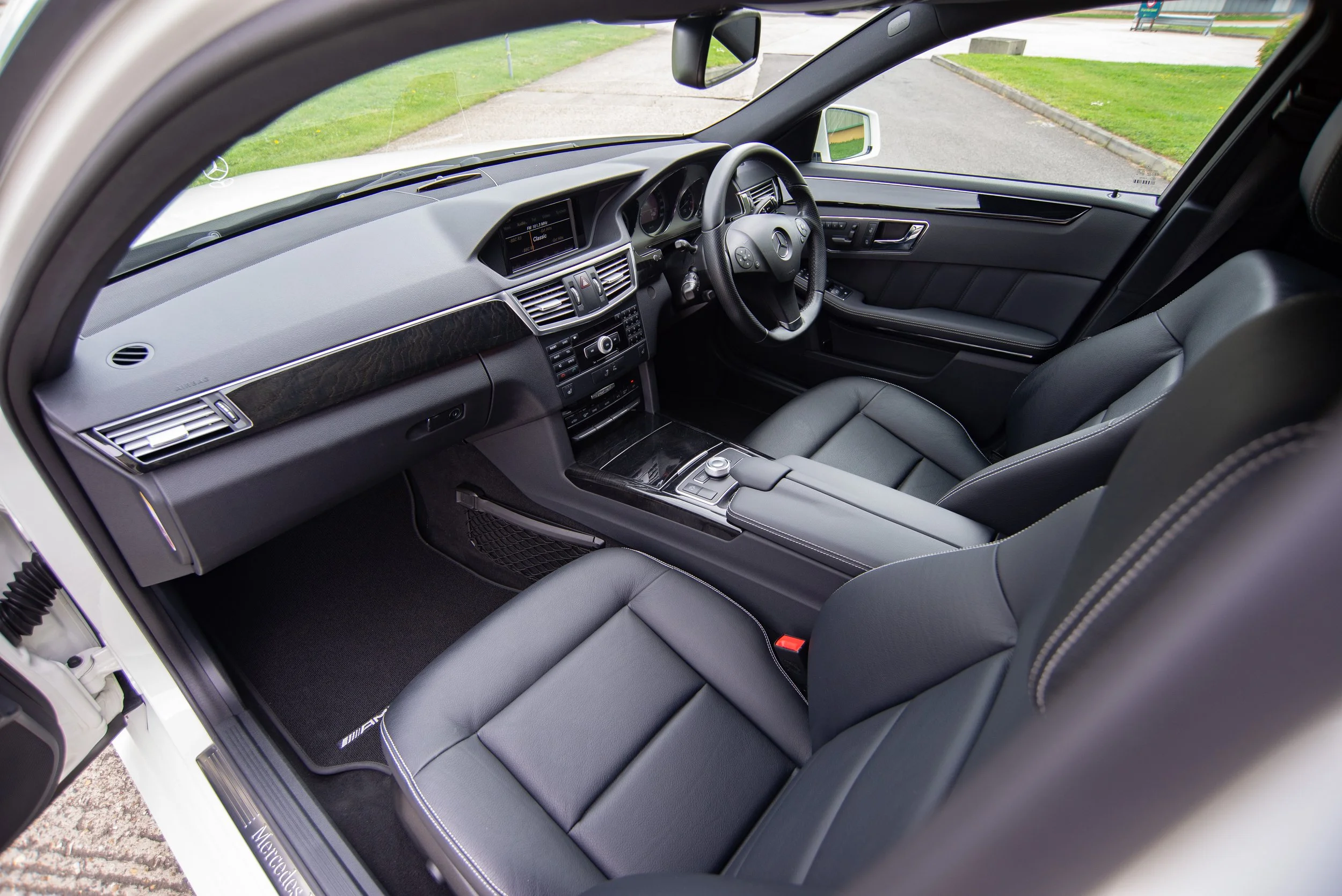 Mercedes E350 Estate-10.jpg