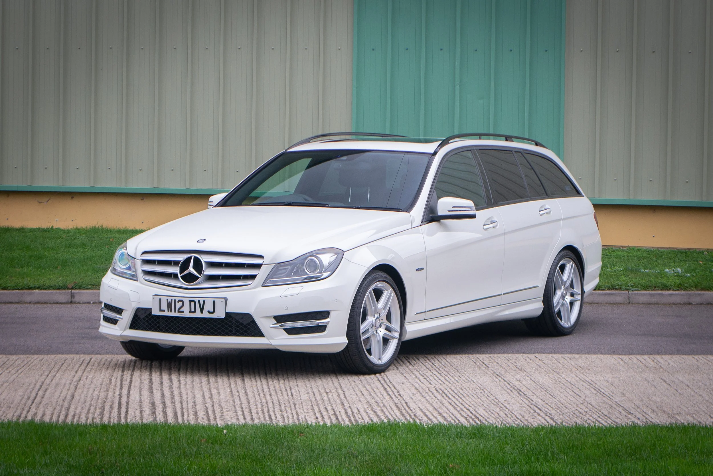 Mercedes C350 Estate-24.jpg
