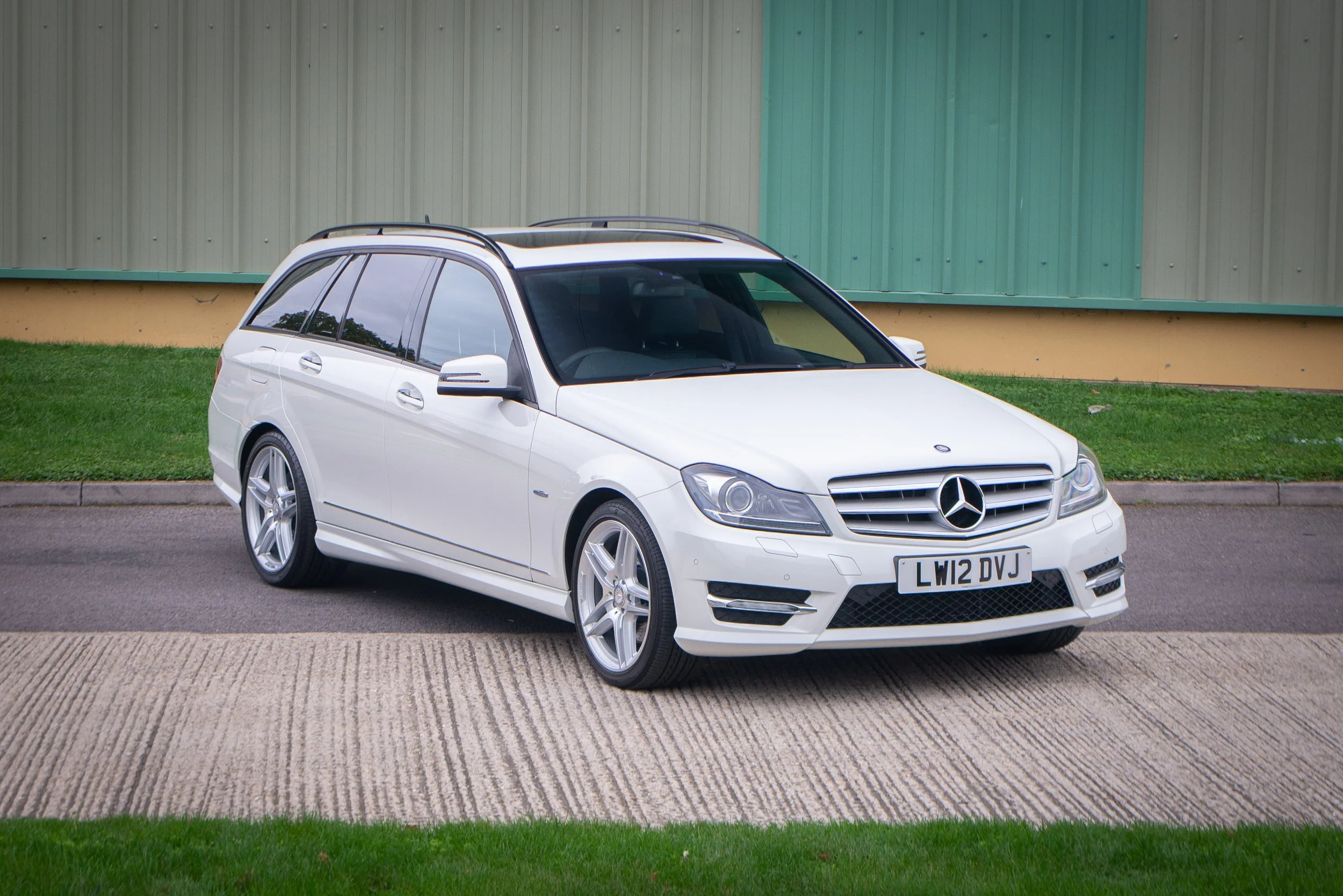 Mercedes C350 Estate-25.jpg
