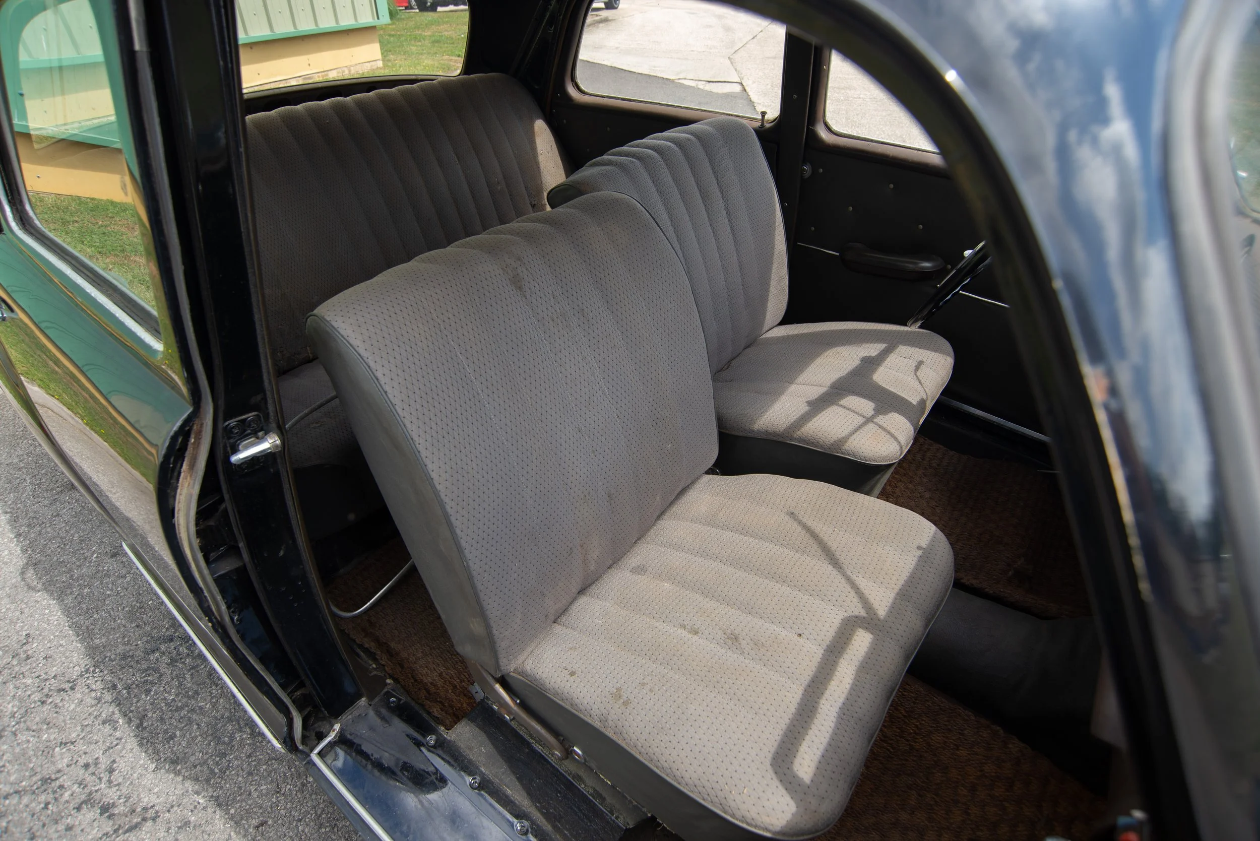 Mercedes 180-13.jpg