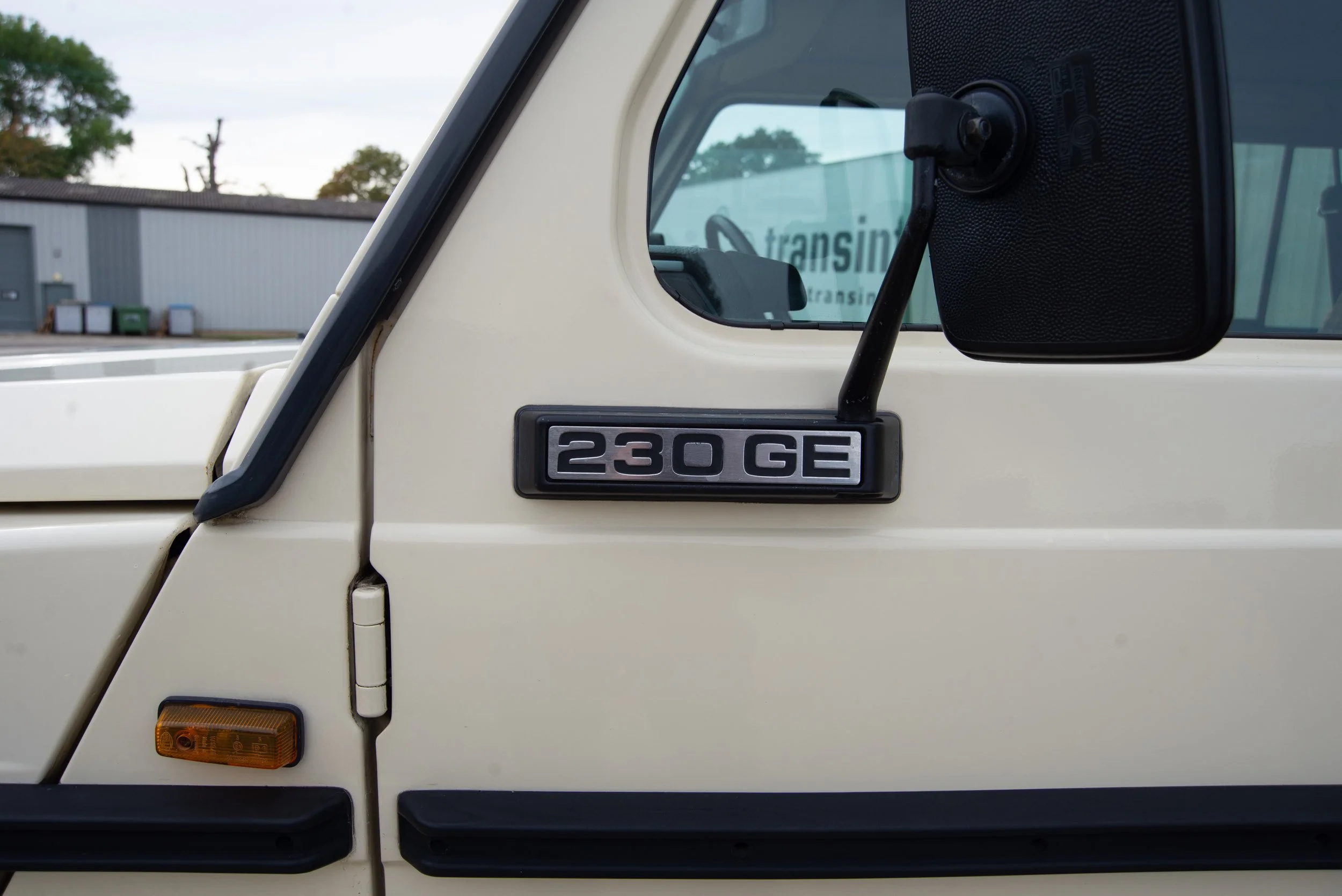 Mercedes 230GE-16.jpg