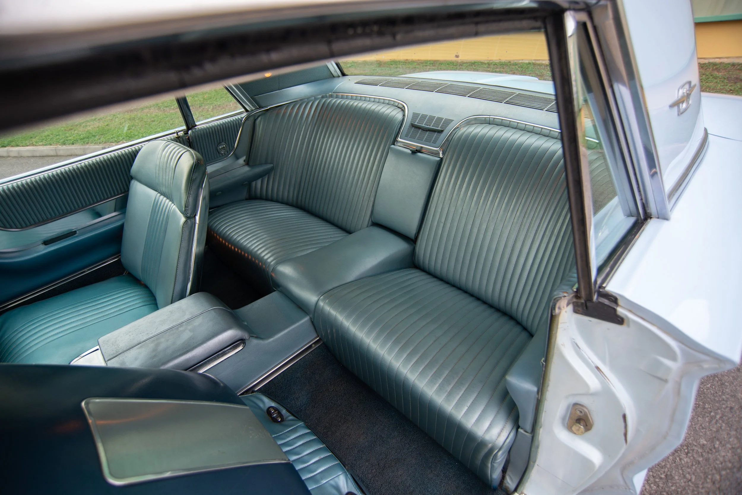 Ford Thunderbird-3.jpg