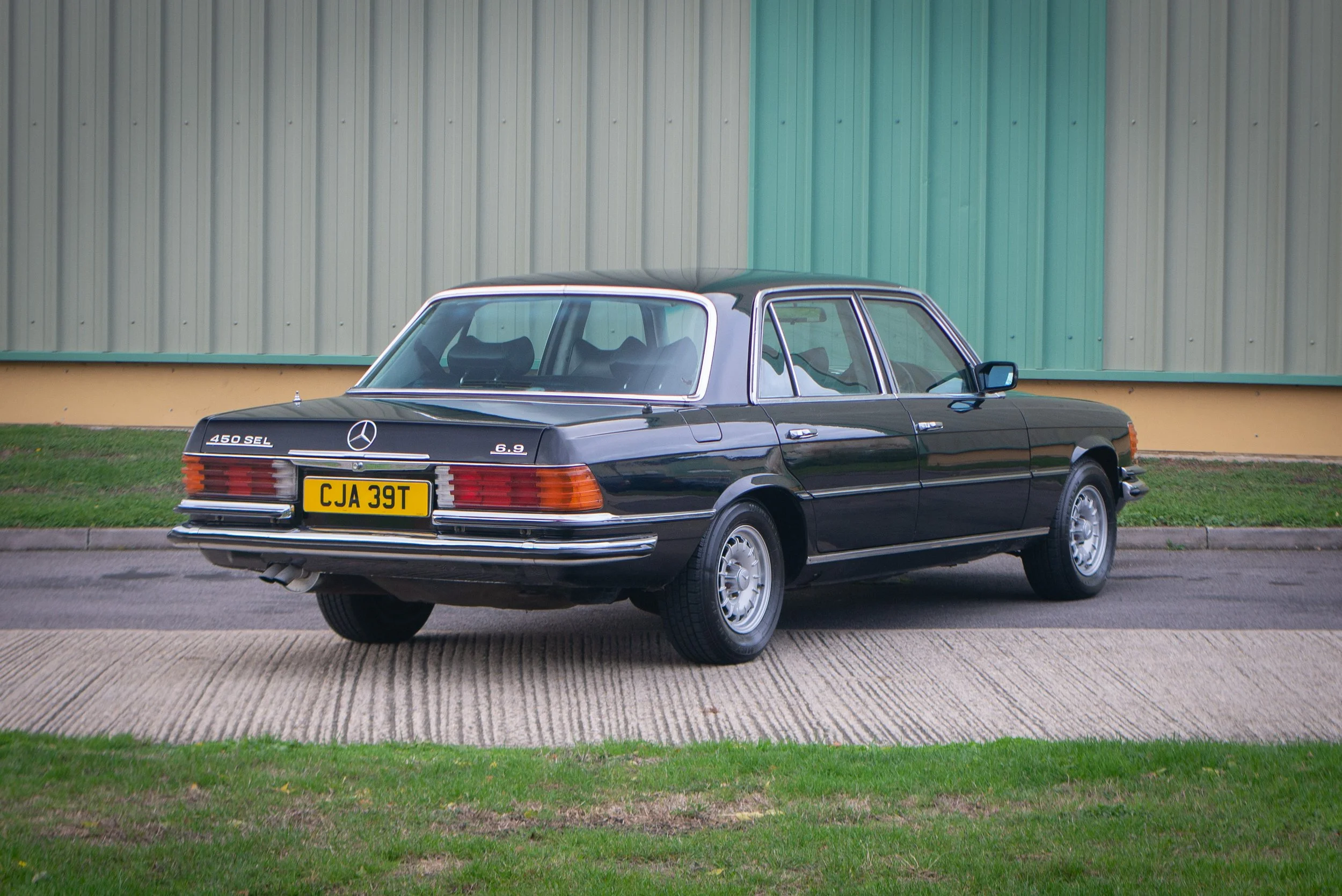 Mercedes 450SEL 6.9 2-3.jpg