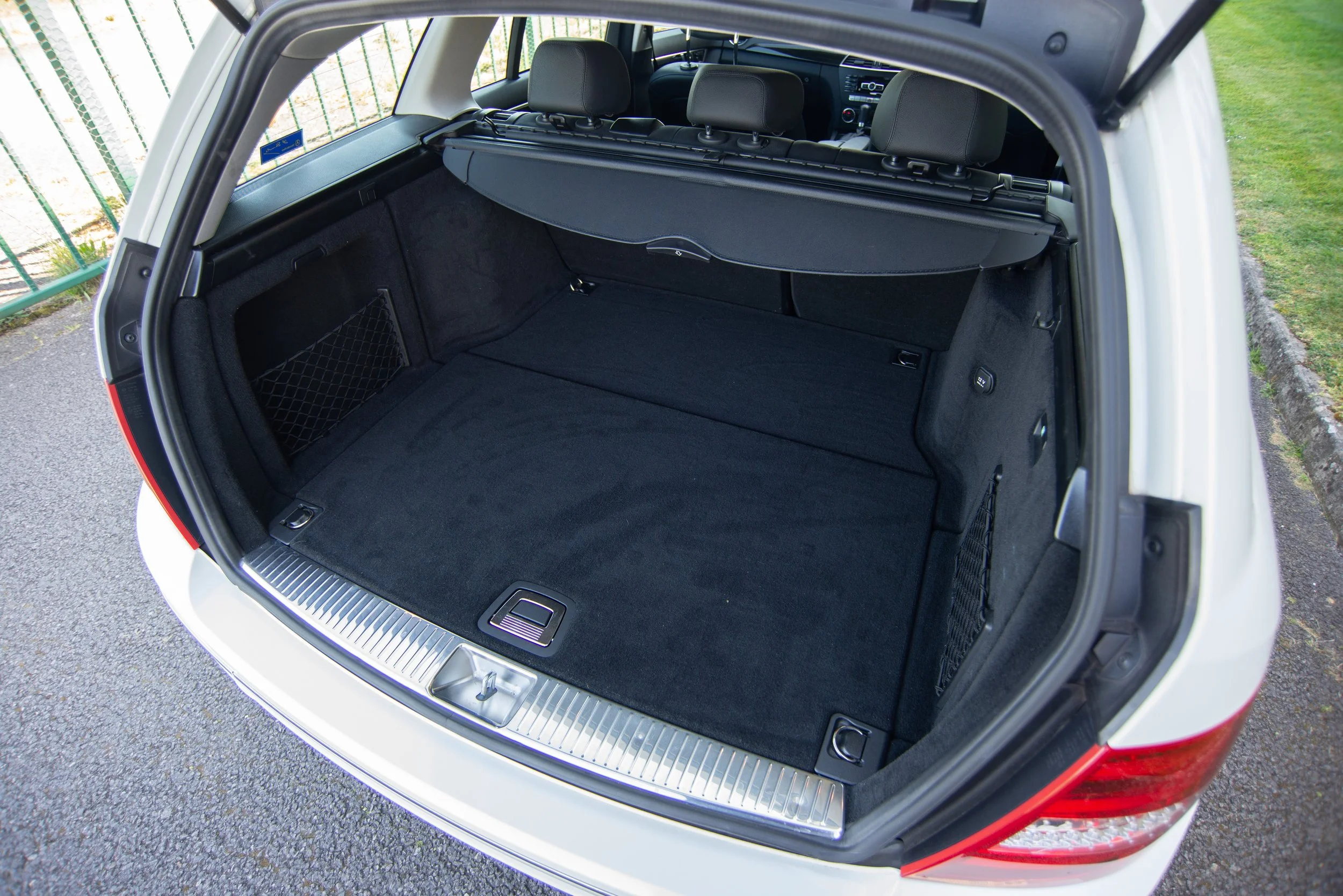 Mercedes C350 Estate-9.jpg