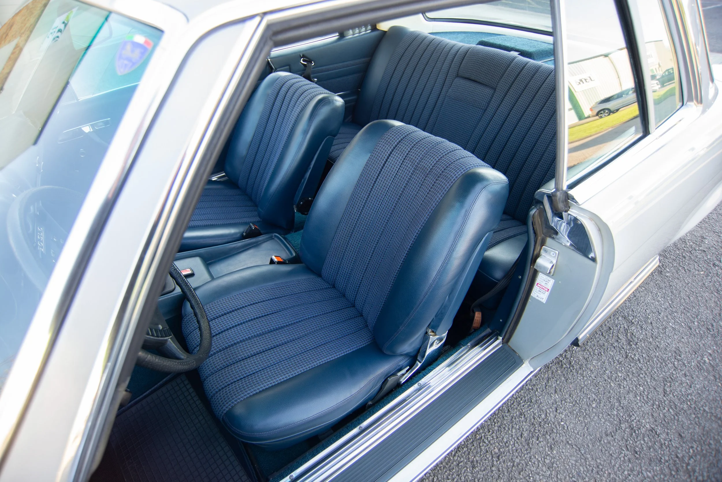 Mercedes 350SLC-2.jpg