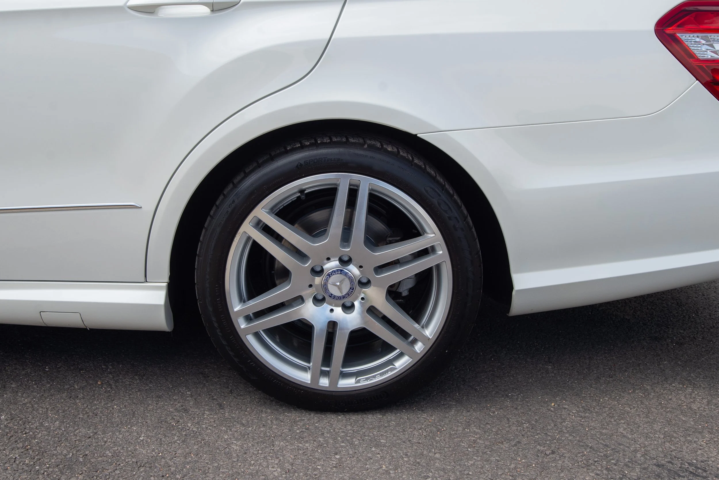 Mercedes E350 Estate-13.jpg