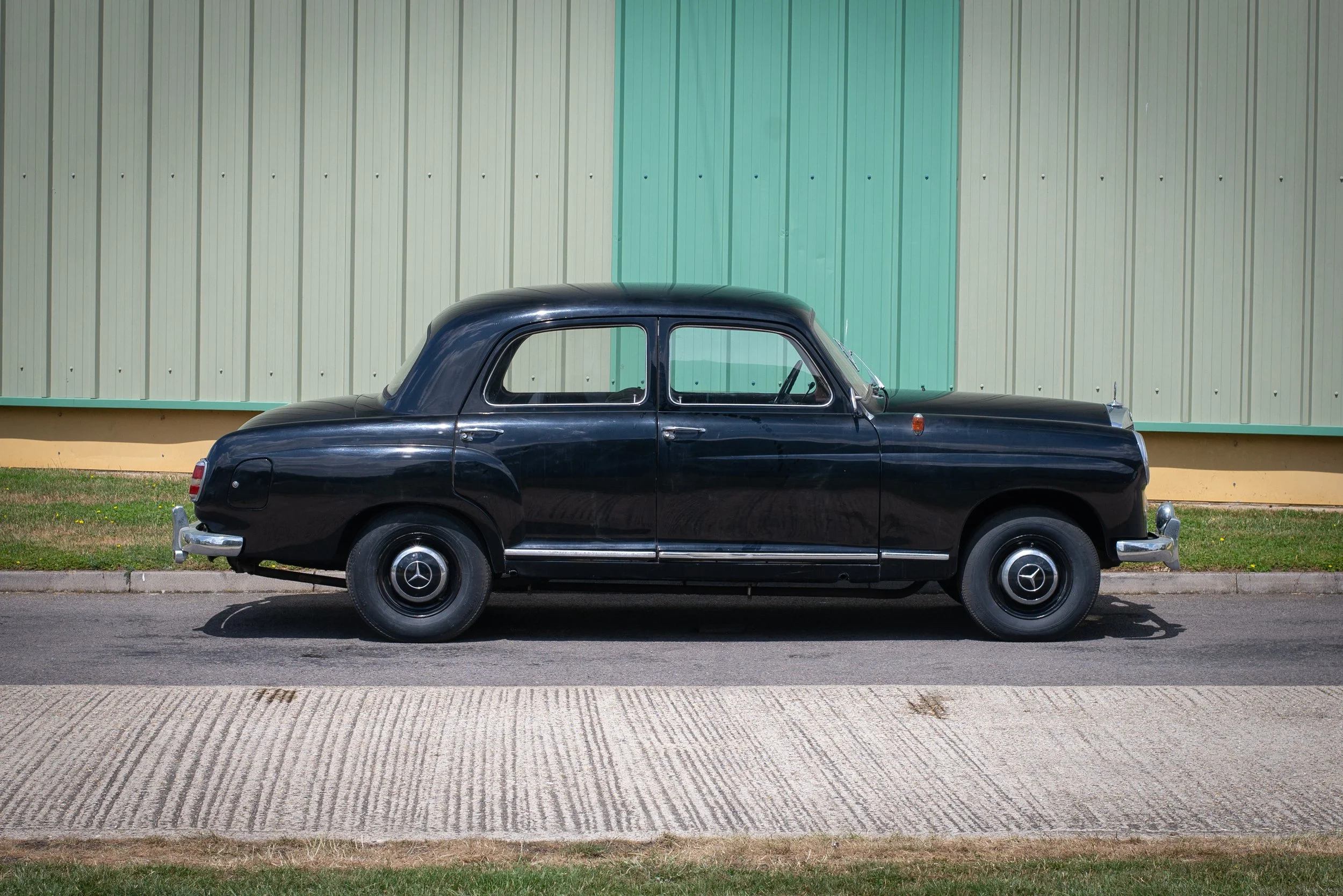 Mercedes 180-27.jpg