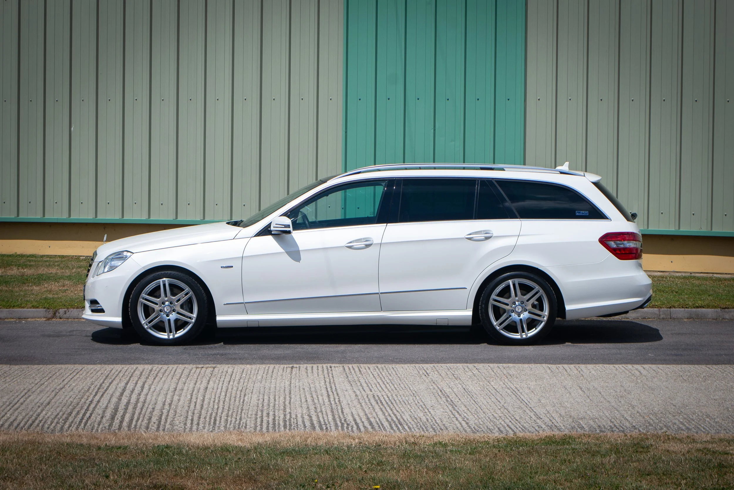 Mercedes E350 Estate 2-12.jpg