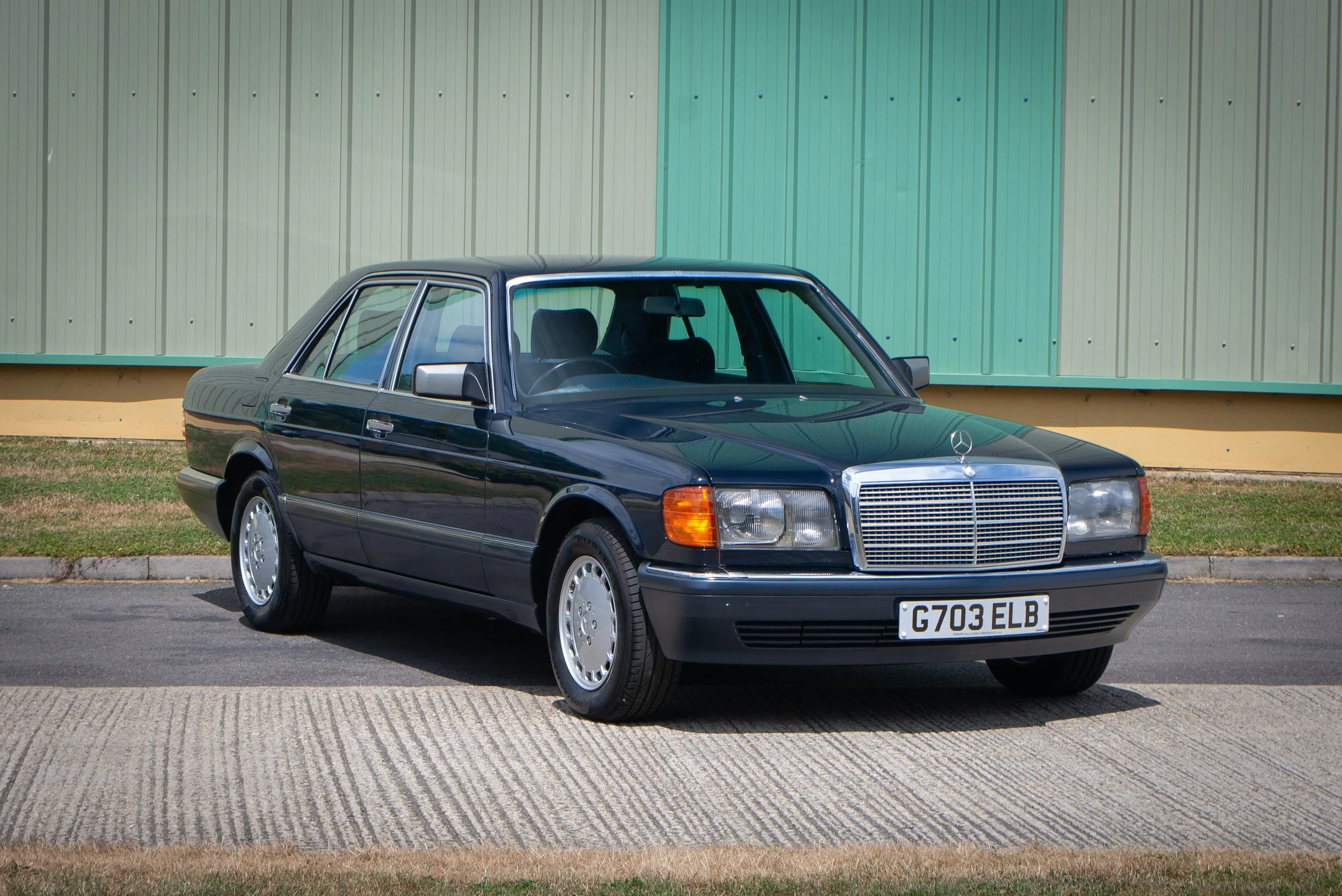 Mercedes 300SE-25.jpg