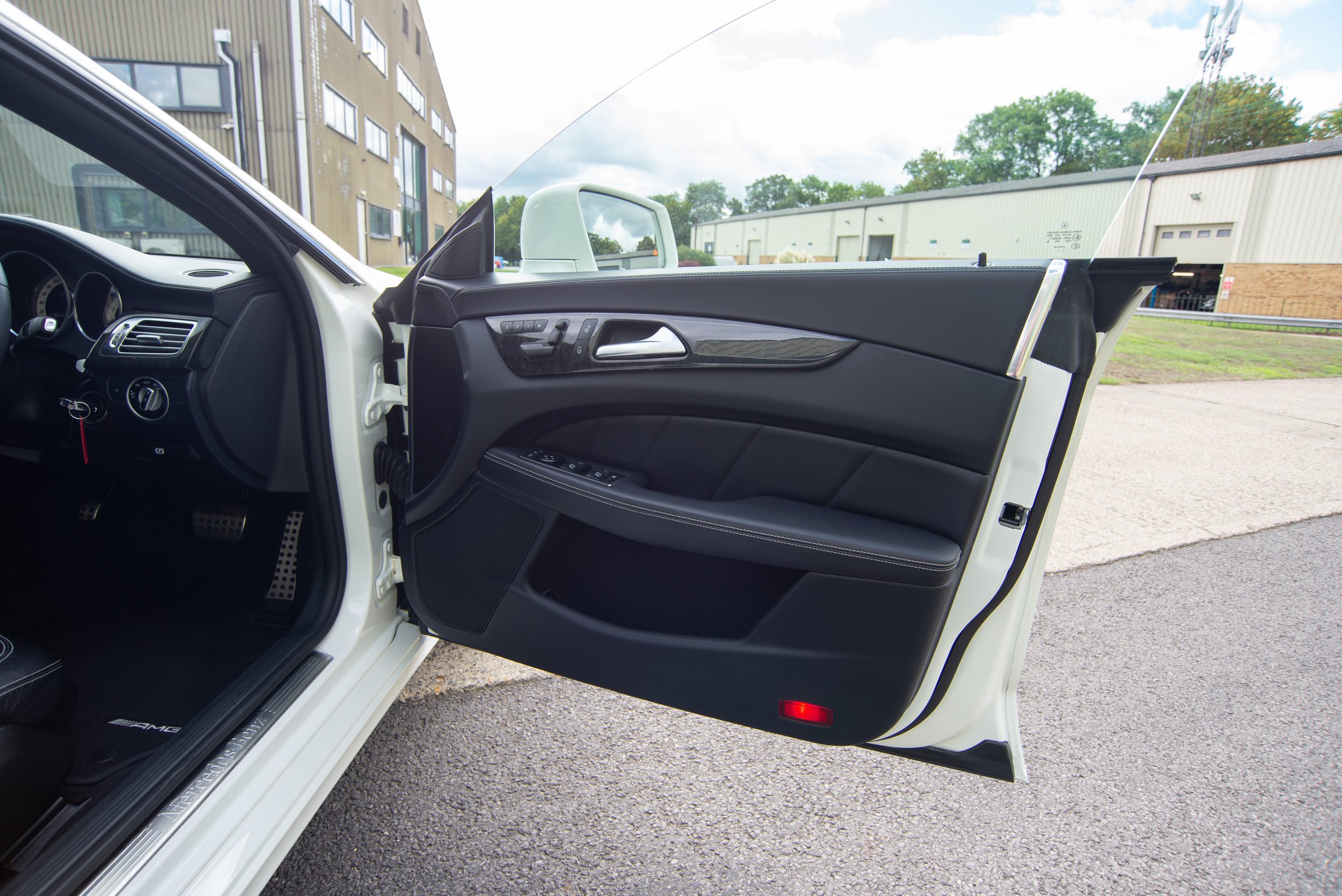 Mercedes CLS350-4.jpg
