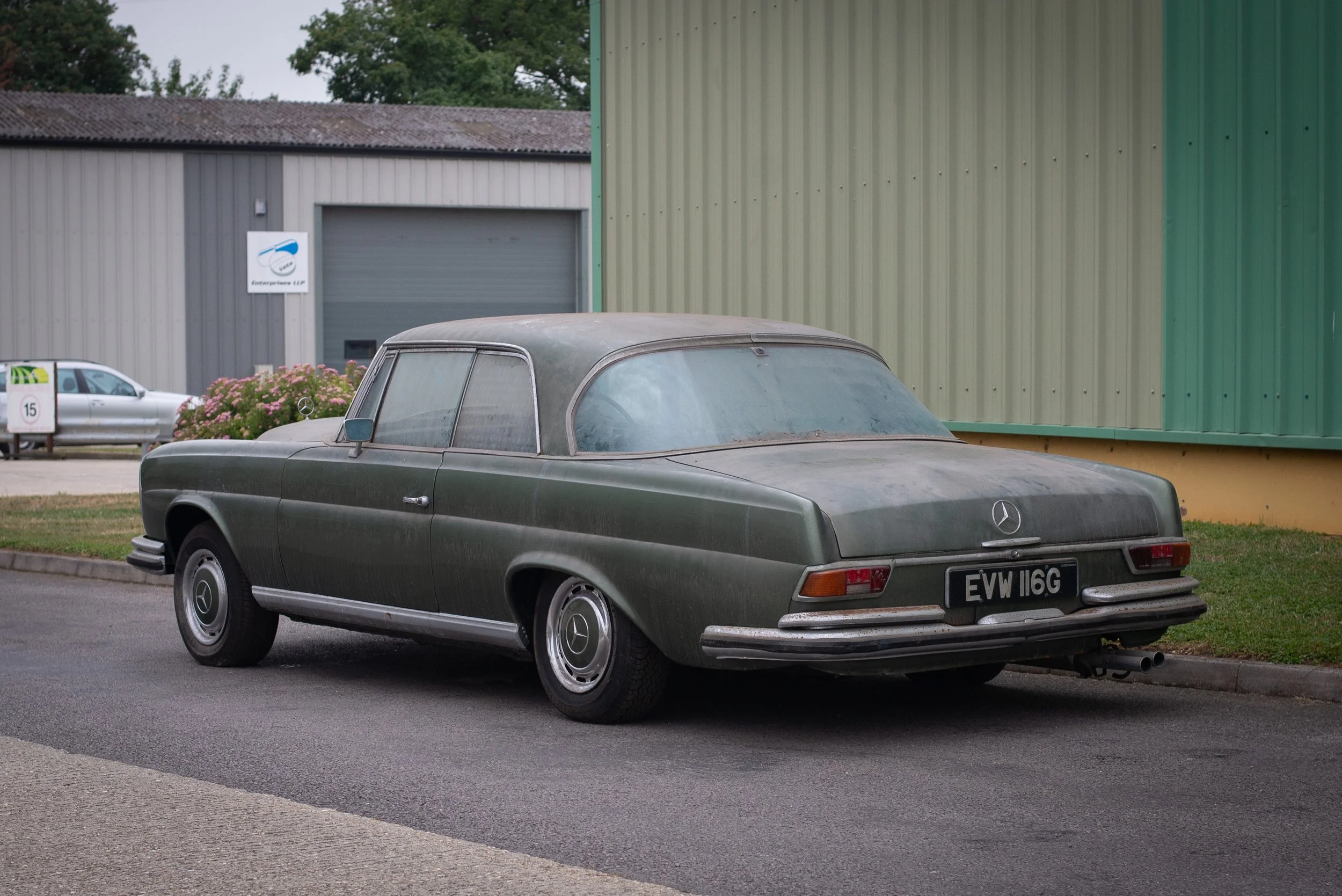 Mercedes 280SE Coupe-19.jpg