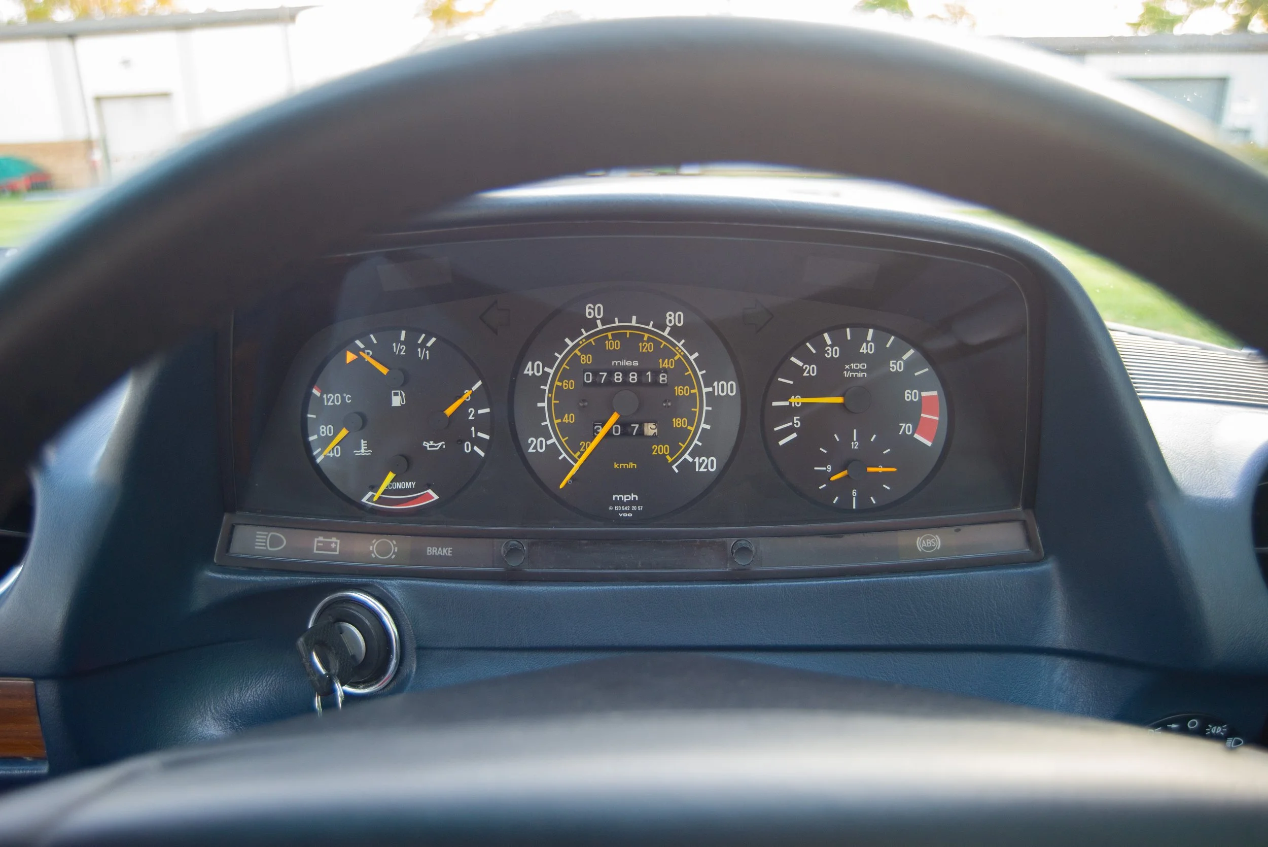 Mercedes 230CE 2.jpg