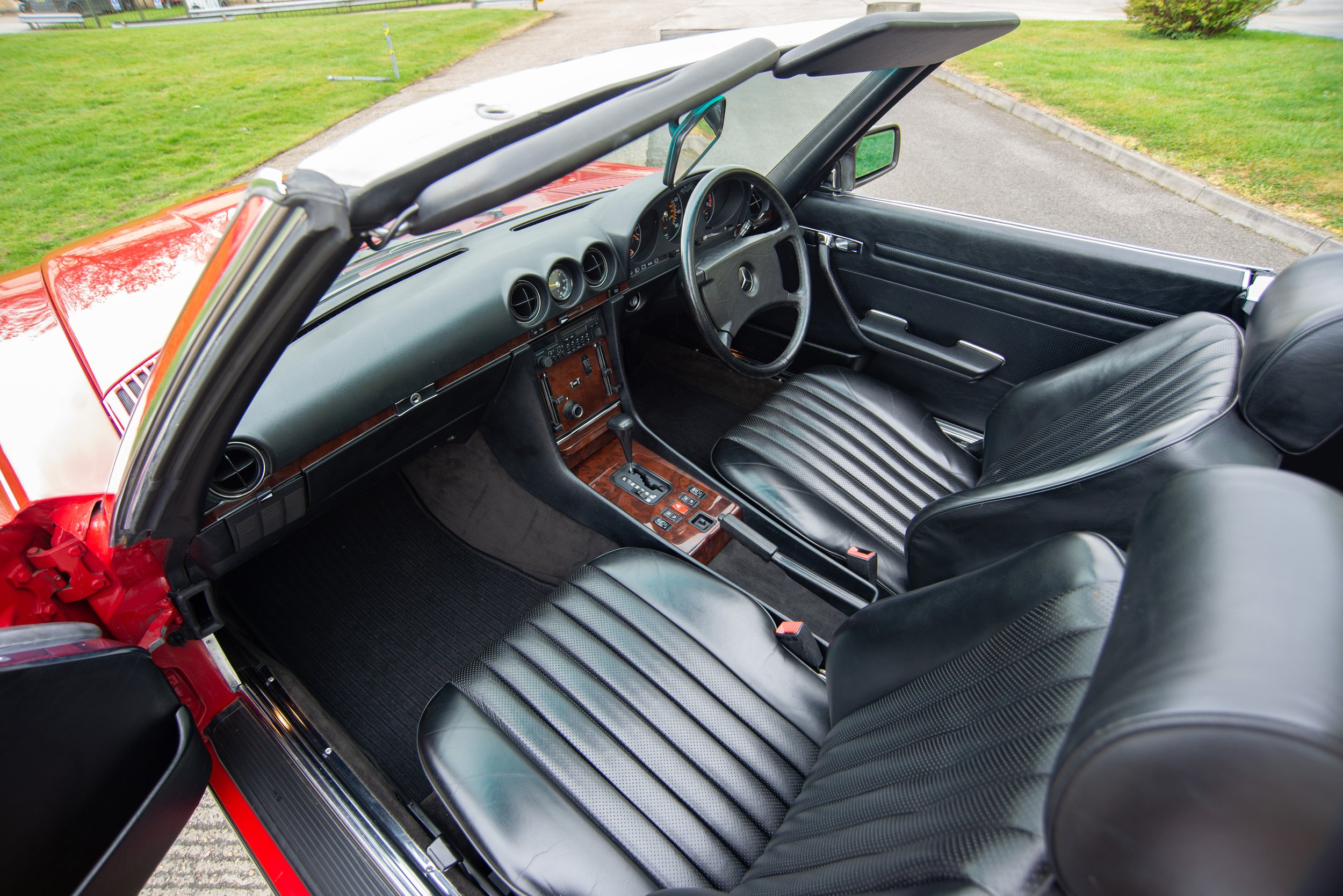 Mercedes 500SL-10.jpg