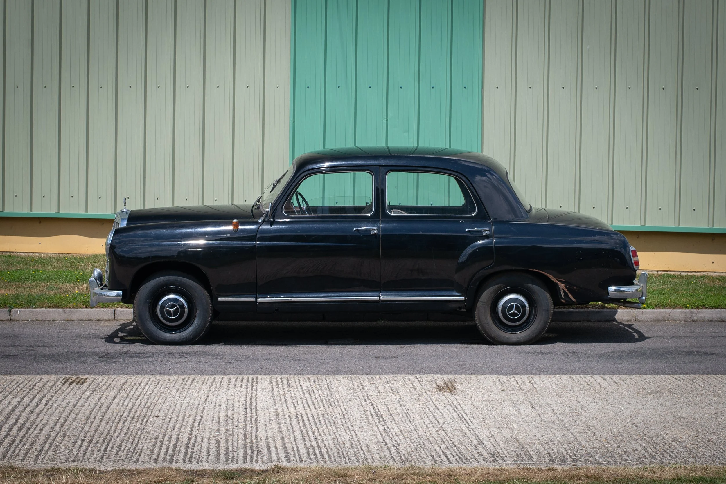 Mercedes 180-28.jpg
