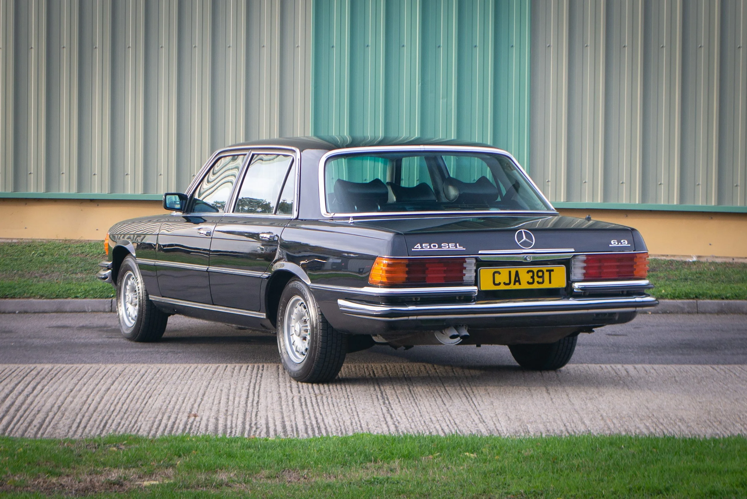 Mercedes 450SEL 6.9 2-2.jpg
