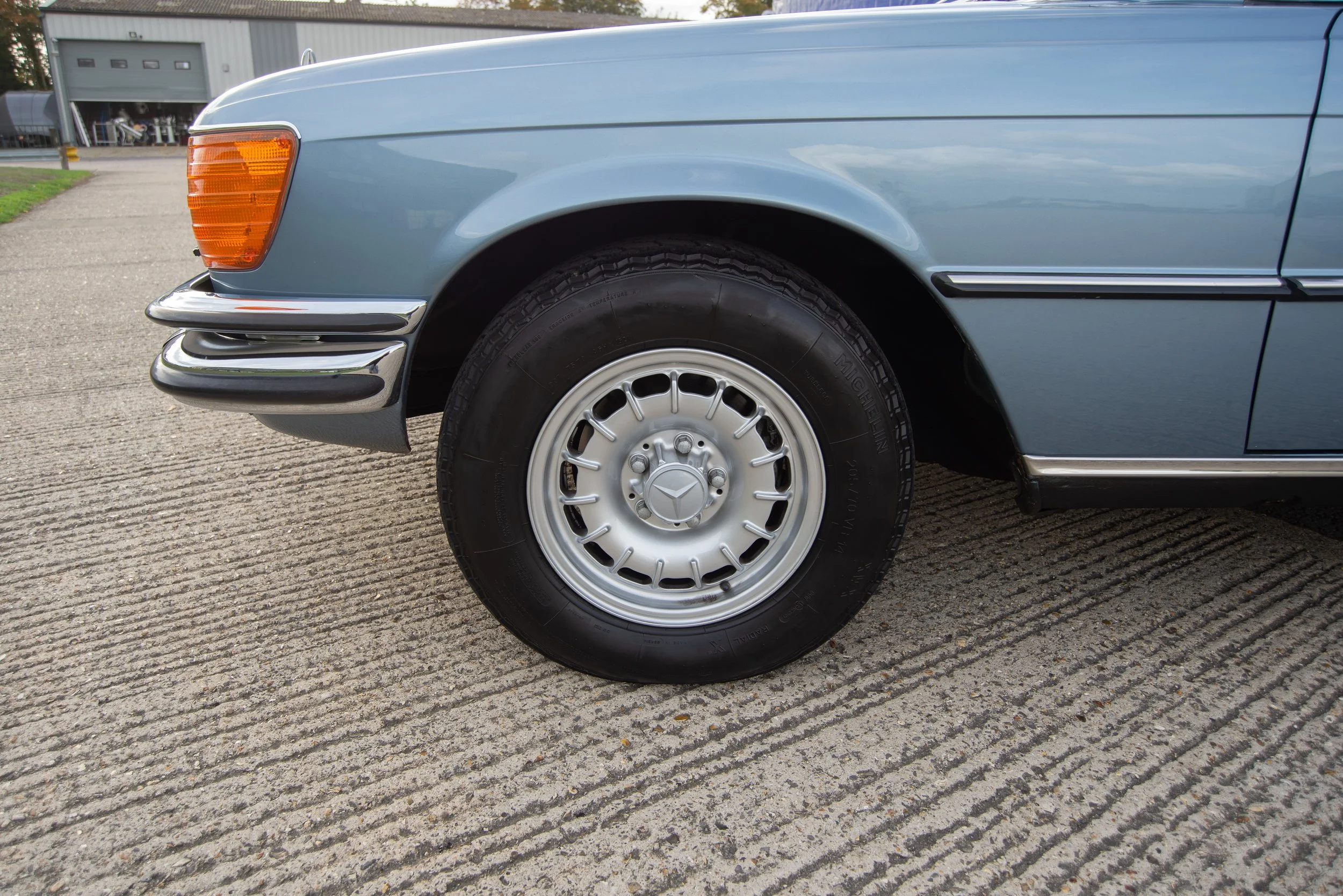 Mercedes 450SEL-17.jpg