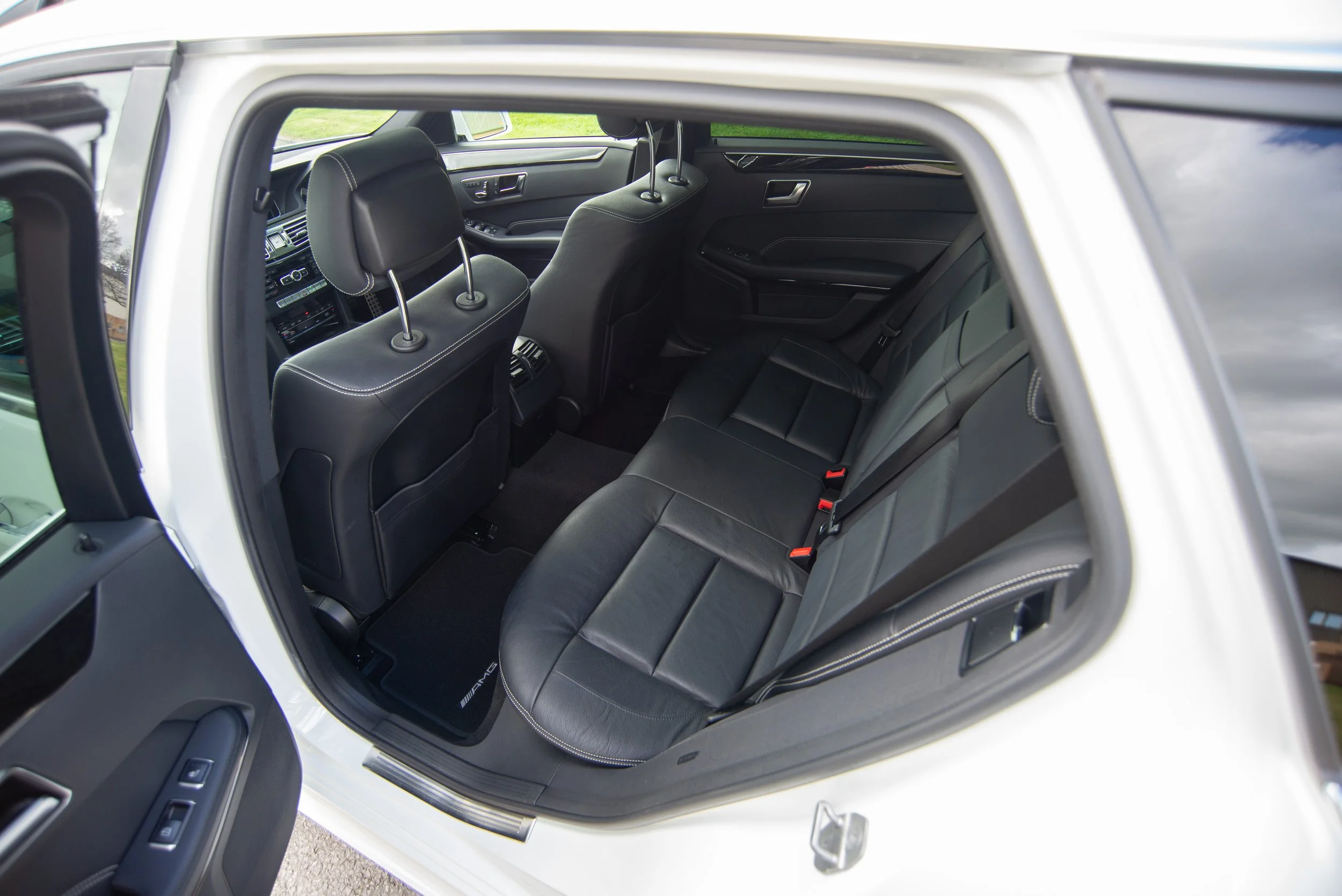 Mercedes E350 Estate-16.jpg