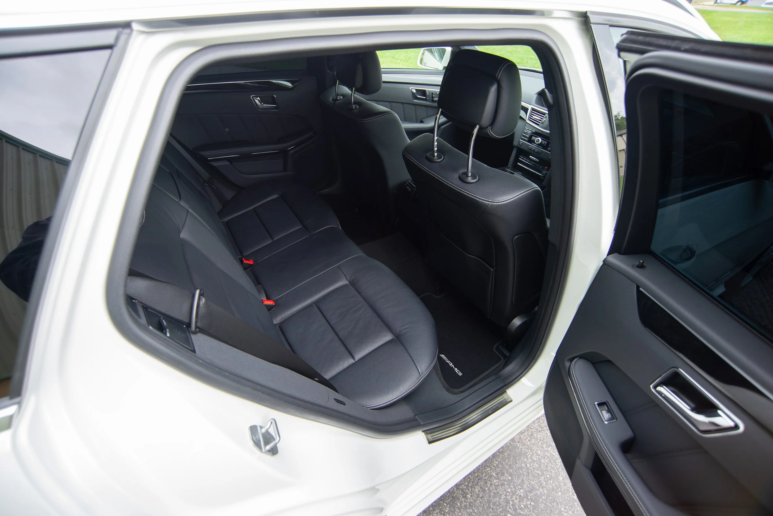 Mercedes E350 Estate-7.jpg