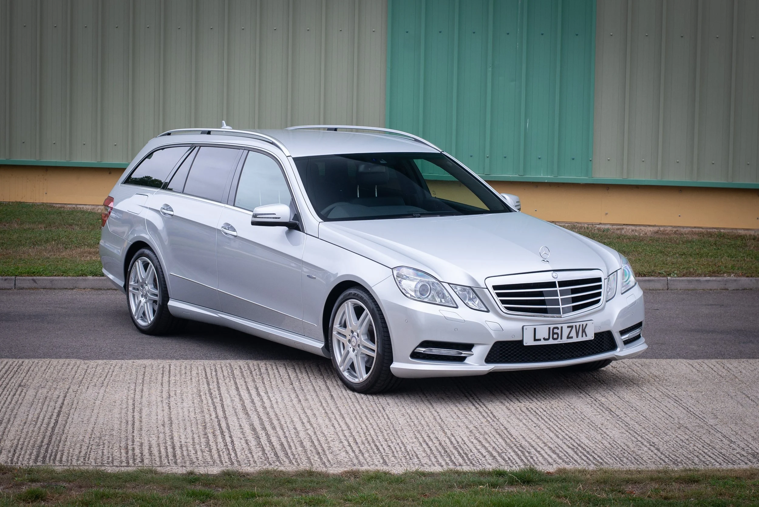 Mercedes E350 Estate-27.jpg
