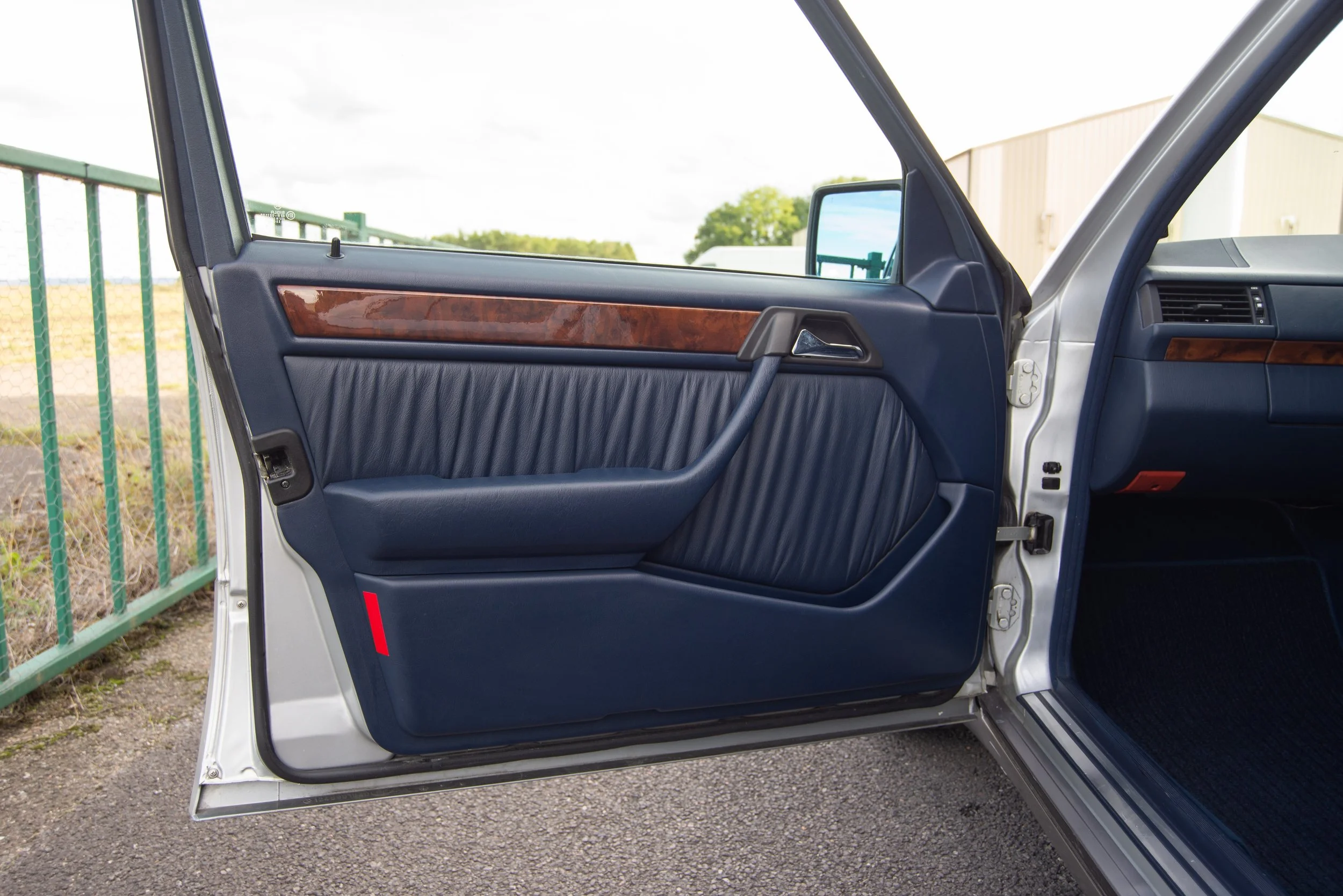 Mercedes 260E 2-23.jpg